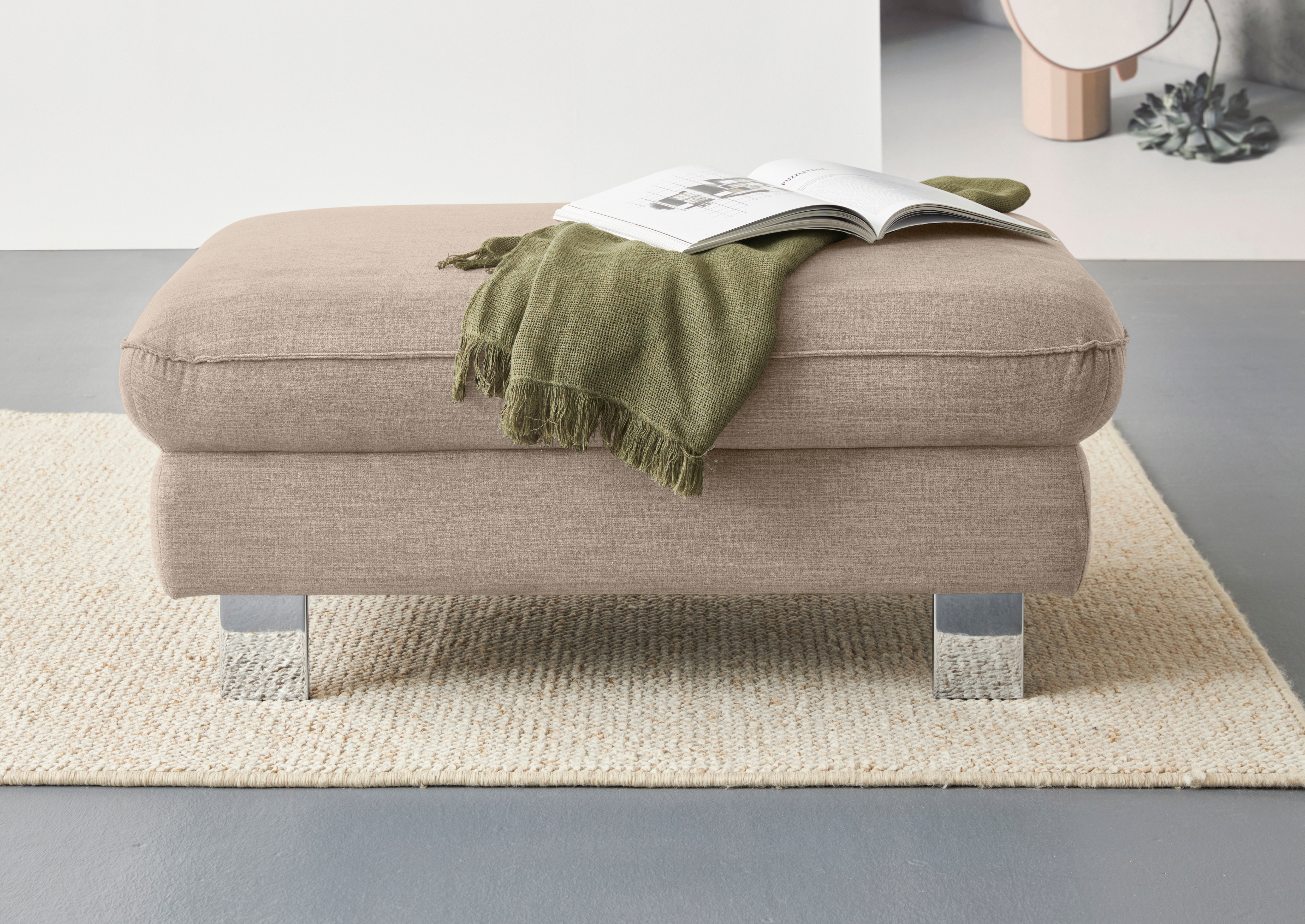 Hocker COTTA, B:101cm H:46cm T:65cm, beige, 100% Polyester, Büro, Hocker, "Driver", mit edlen Metallfüßen