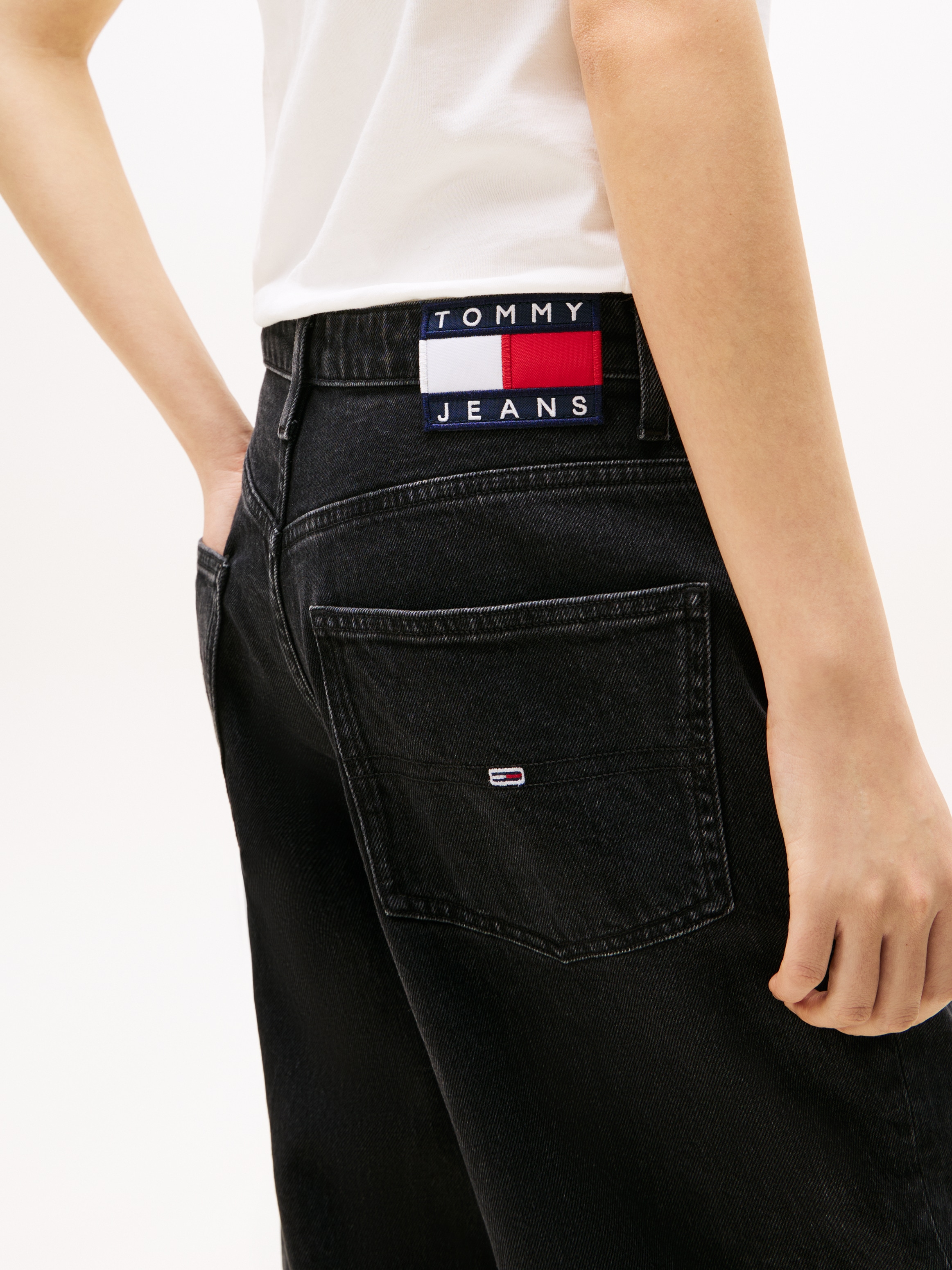 Tommy Jeans Relax-fit-Jeans »MIA MR RLXD STR«, in blauer Waschung, mit Hammerschlaufe
