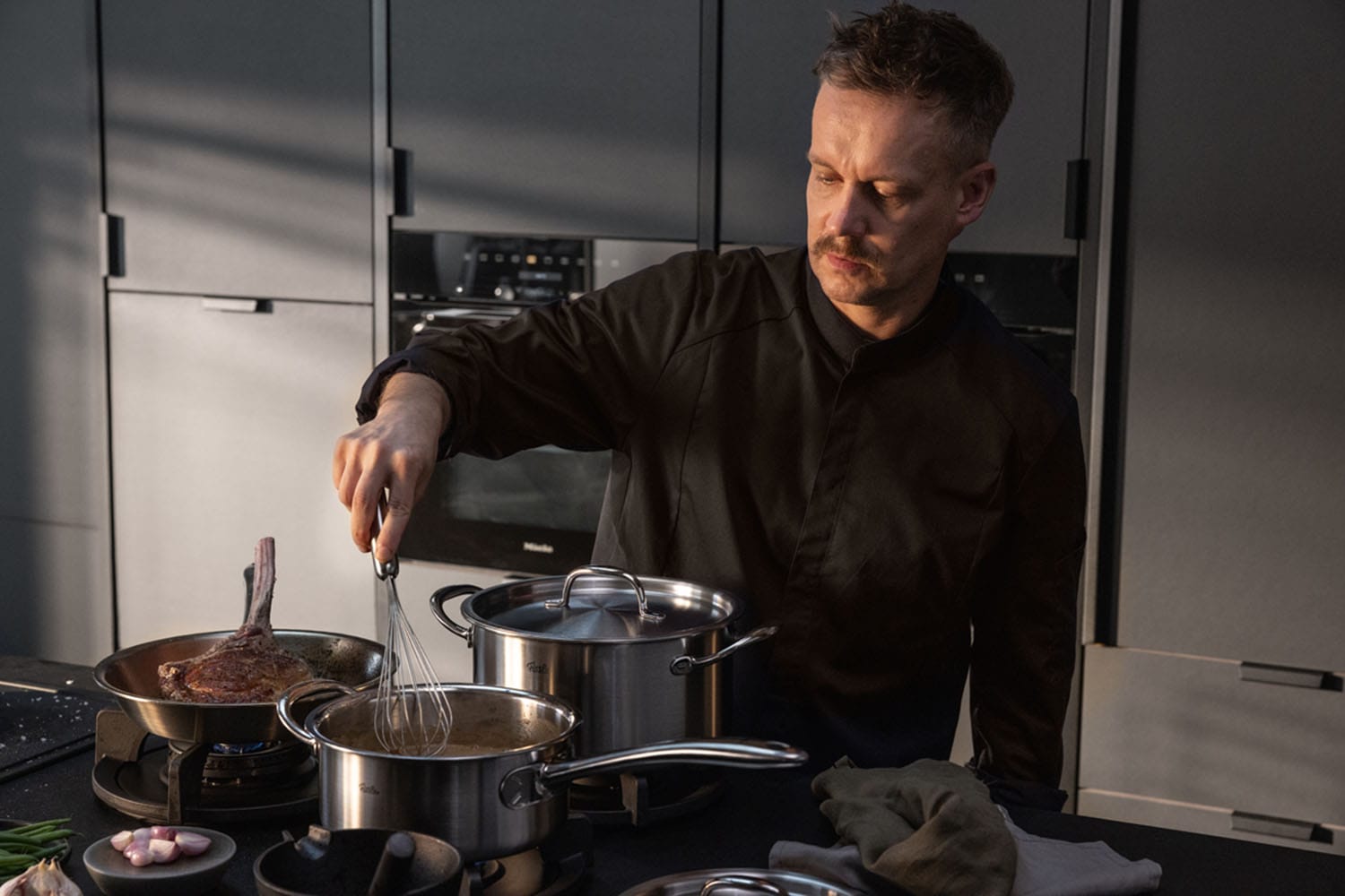 Fissler Topf-Set »Fissler M5 Pro-Ply®, Edelstahl-Topfset (7-teilig)« Set, 7-teilig: Bratpfanne, Kochtopf, Sauteuse und Stielkasserolle, 7 tlg. Edelstahl 18/10