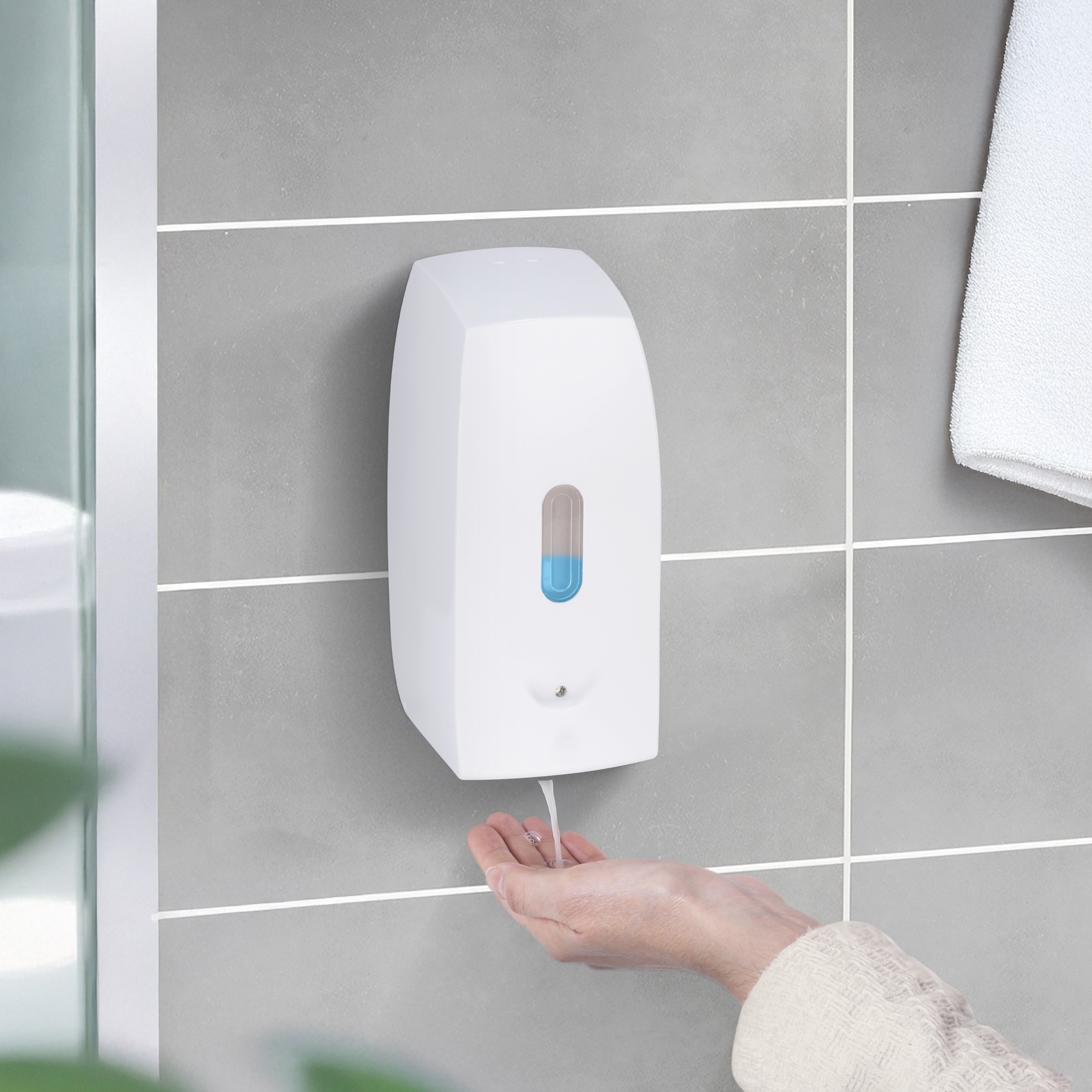 Thumbnail - WENKO Seifenspender "Tirano" automatischer Dosierspender mit Sensor, Befestigen ohne Bohren, 500 ml