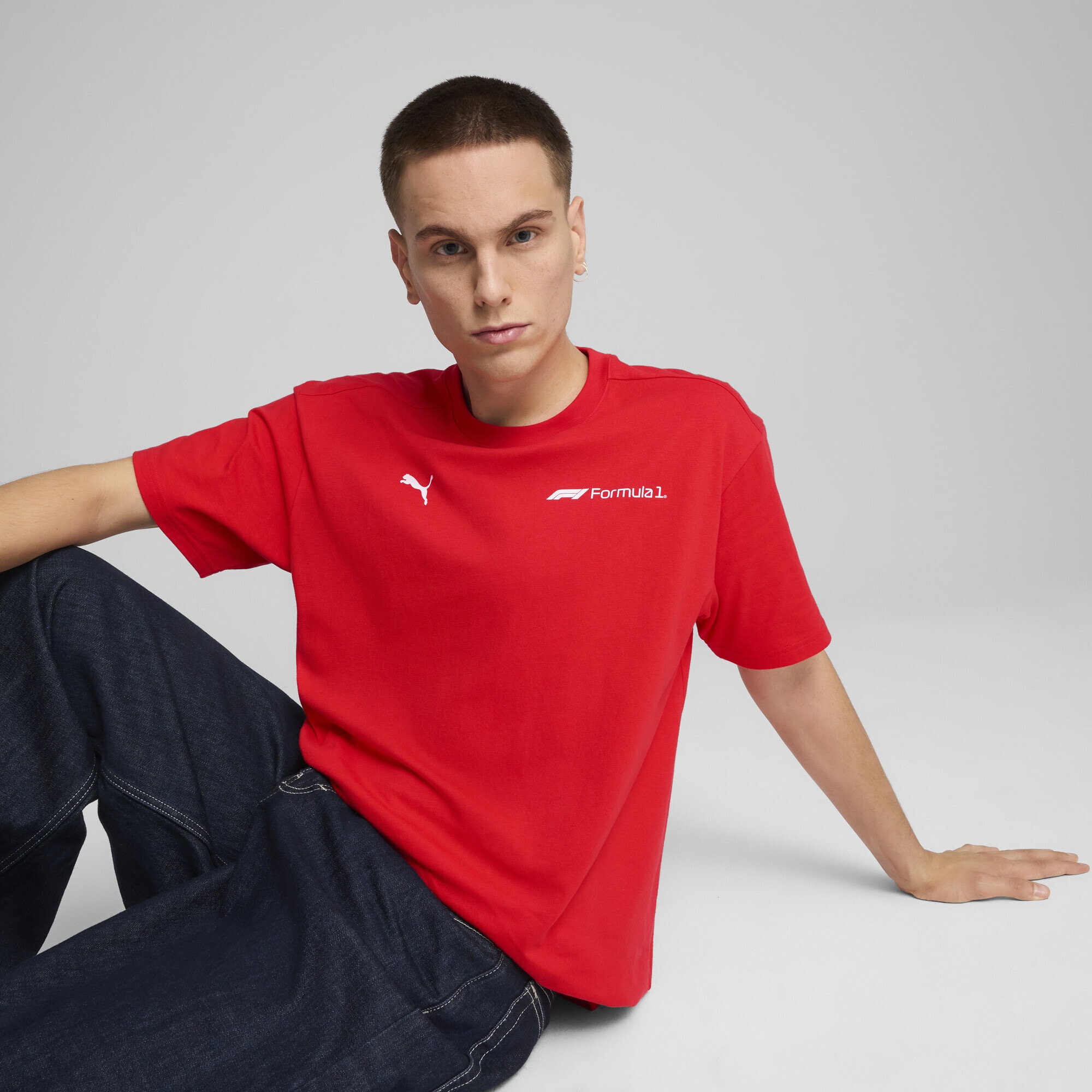 PUMA T-Shirt »F1® ESS+ Relaxed Graphic T-Shirt Herren«