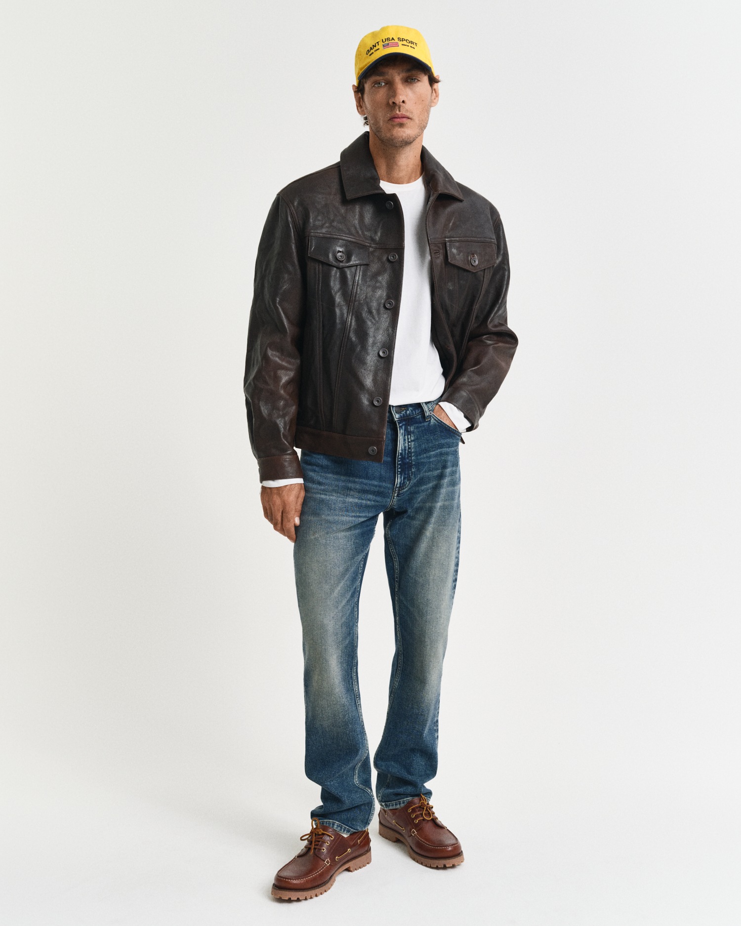 Gant Langarmshirt »REG SHIELD LS T-SHIRT« mit Logostickerei auf der Brust