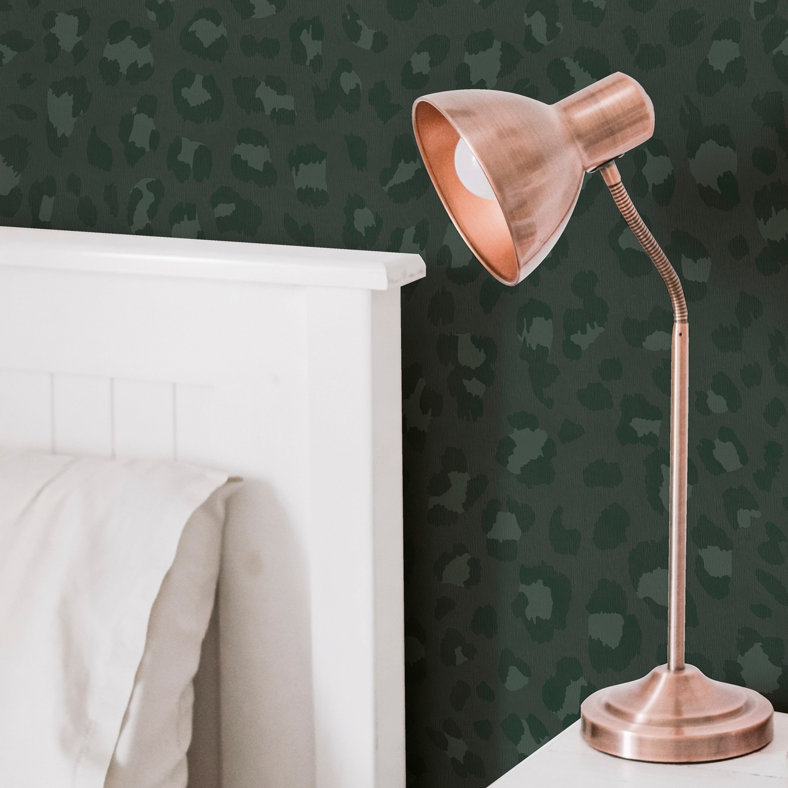 Superfresco Easy Vliestapete »Tiger Druck - Grün«, FSC® zertifiziert, mit lebhaftem Druck, 10 Meter Länge