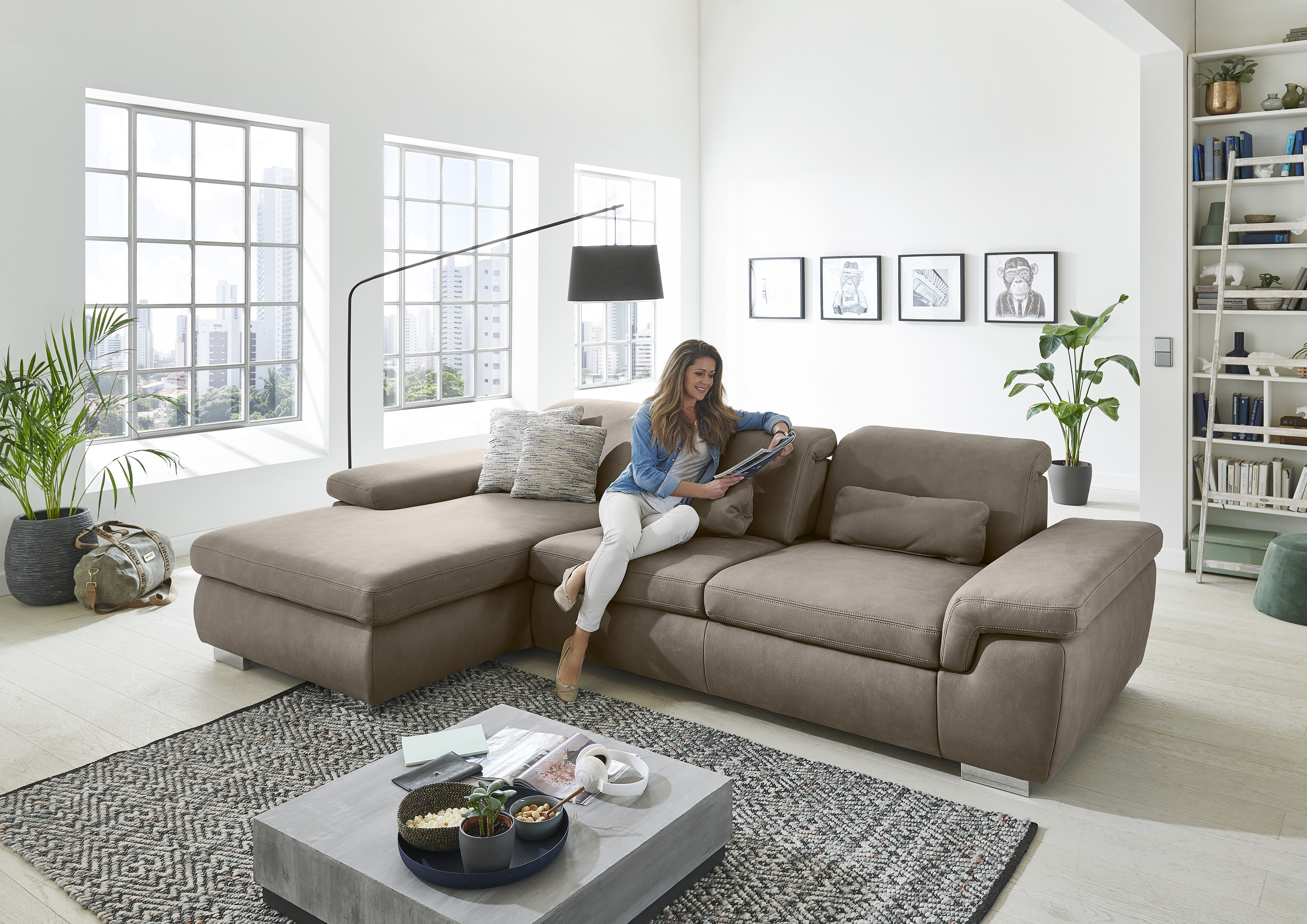 Die PlanBar Ecksofa "MP-IN17041 L-Form, Breite 325 cm" Sitztiefenverstellung, optional Kopfteilverstellung & Schlaffunktion