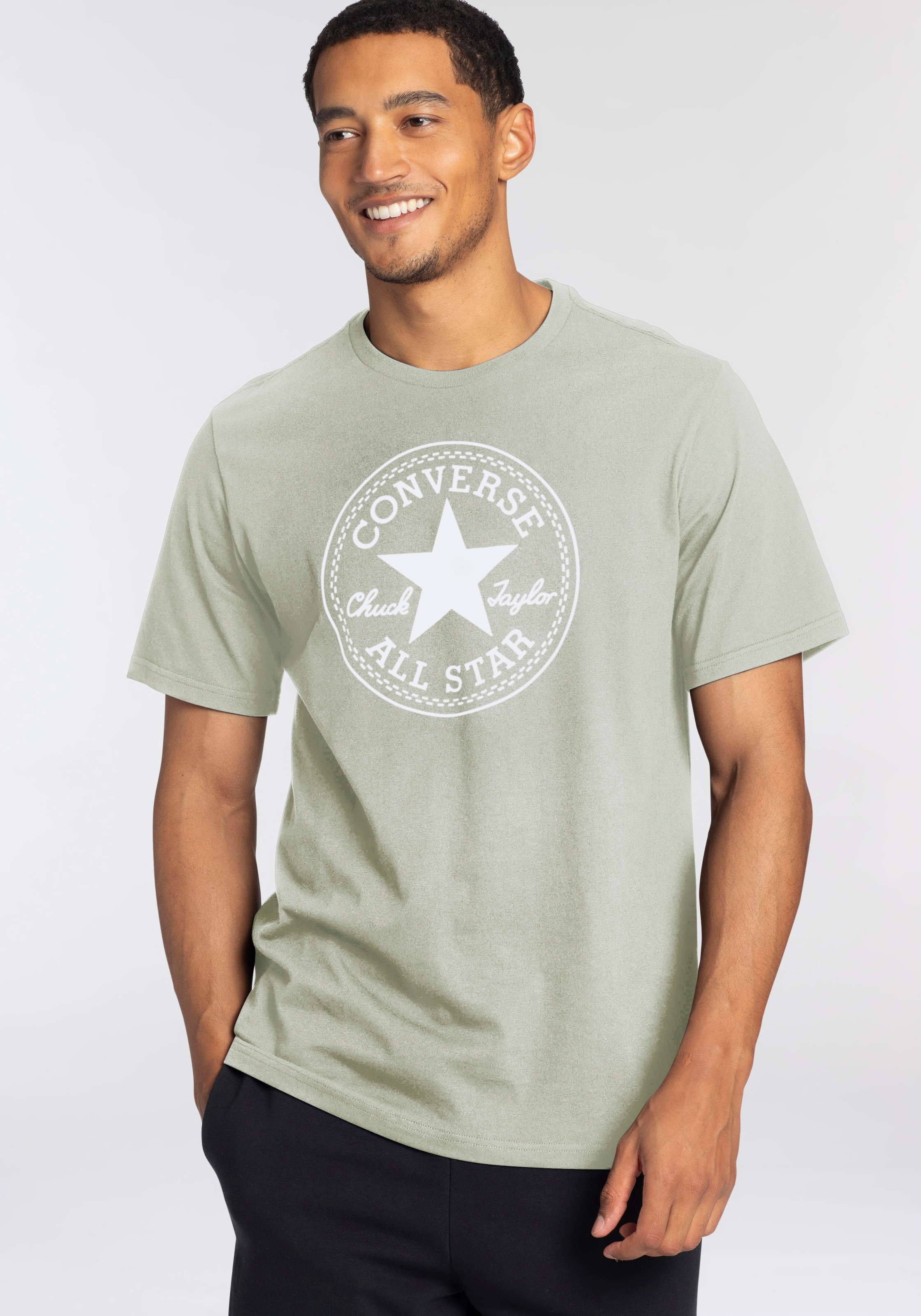 Converse T-Shirt "CONVERSE GO-TO ALL STAR PATCH STANDARD-FIT T-SHIRT", (1 t günstig online kaufen