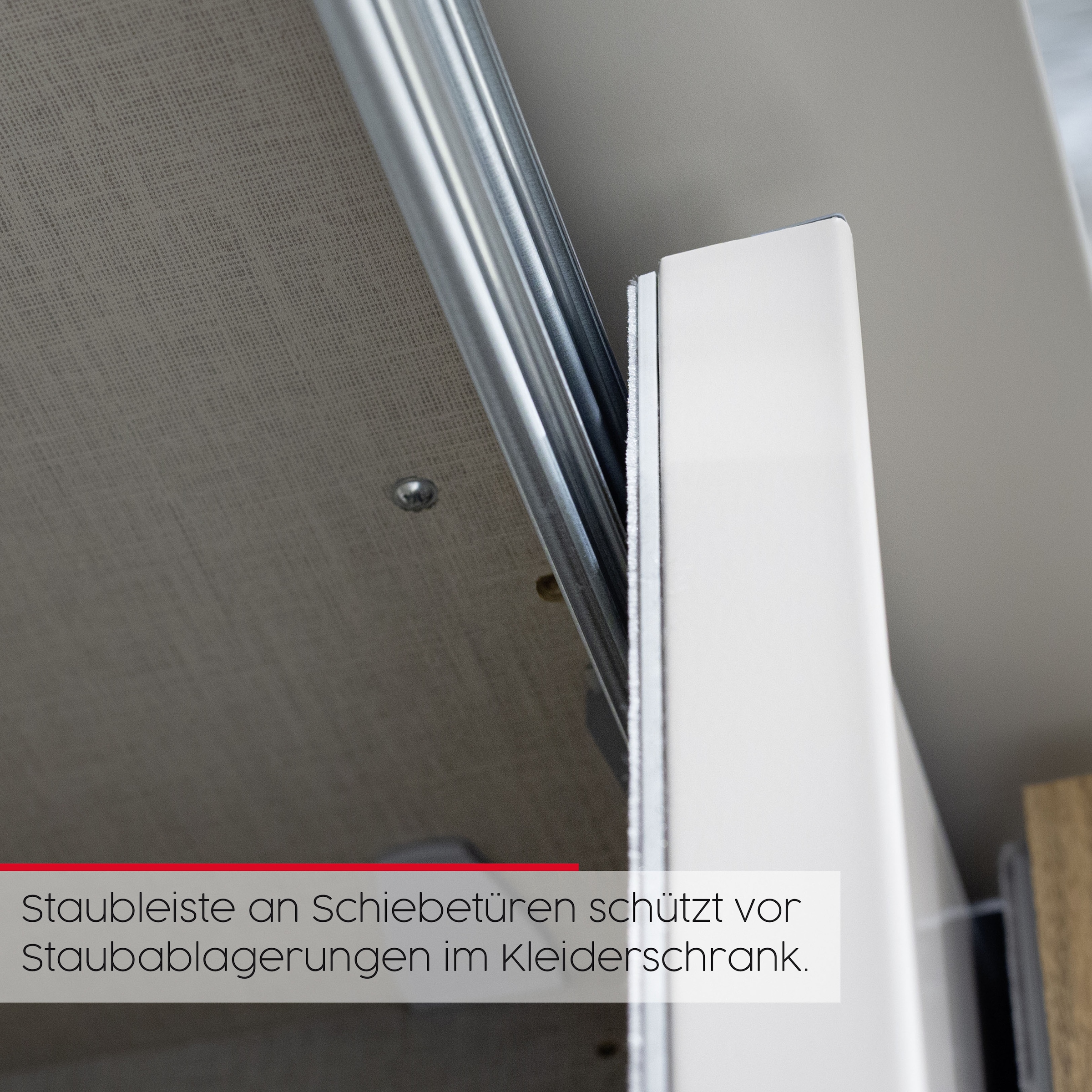 rauch Schwebetürenschrank »Kleiderschrank Schrank Garderobe Schlafzimmerschrank SCALE-TRIO«, edle dreigeteilte Front mit 2 Zierleisten Spiegelfront MADE IN GERMANY