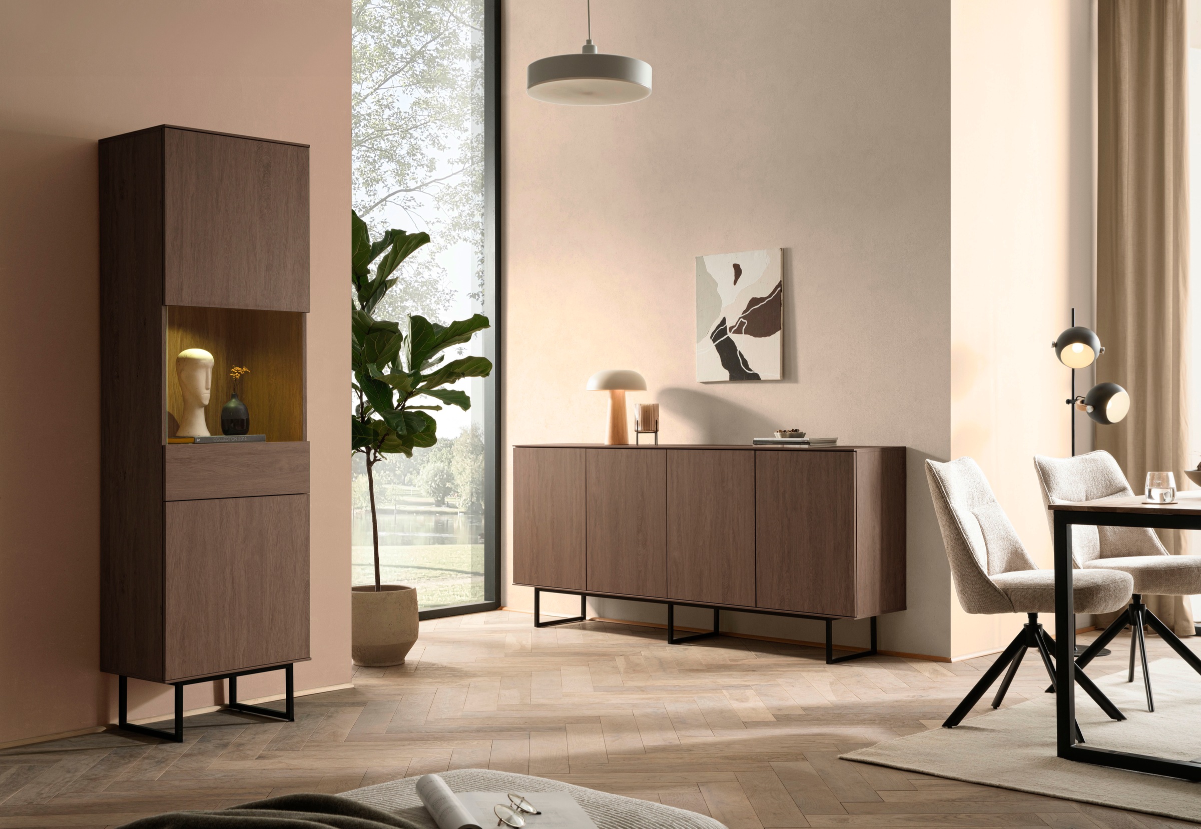 Home affaire Vitrine »Lund, moderner Hochschrank, Glasvitrine mit Kufengestell aus Metall« optisch dünner Oberboden, hochwertige Optik, ausreichend Stauraum