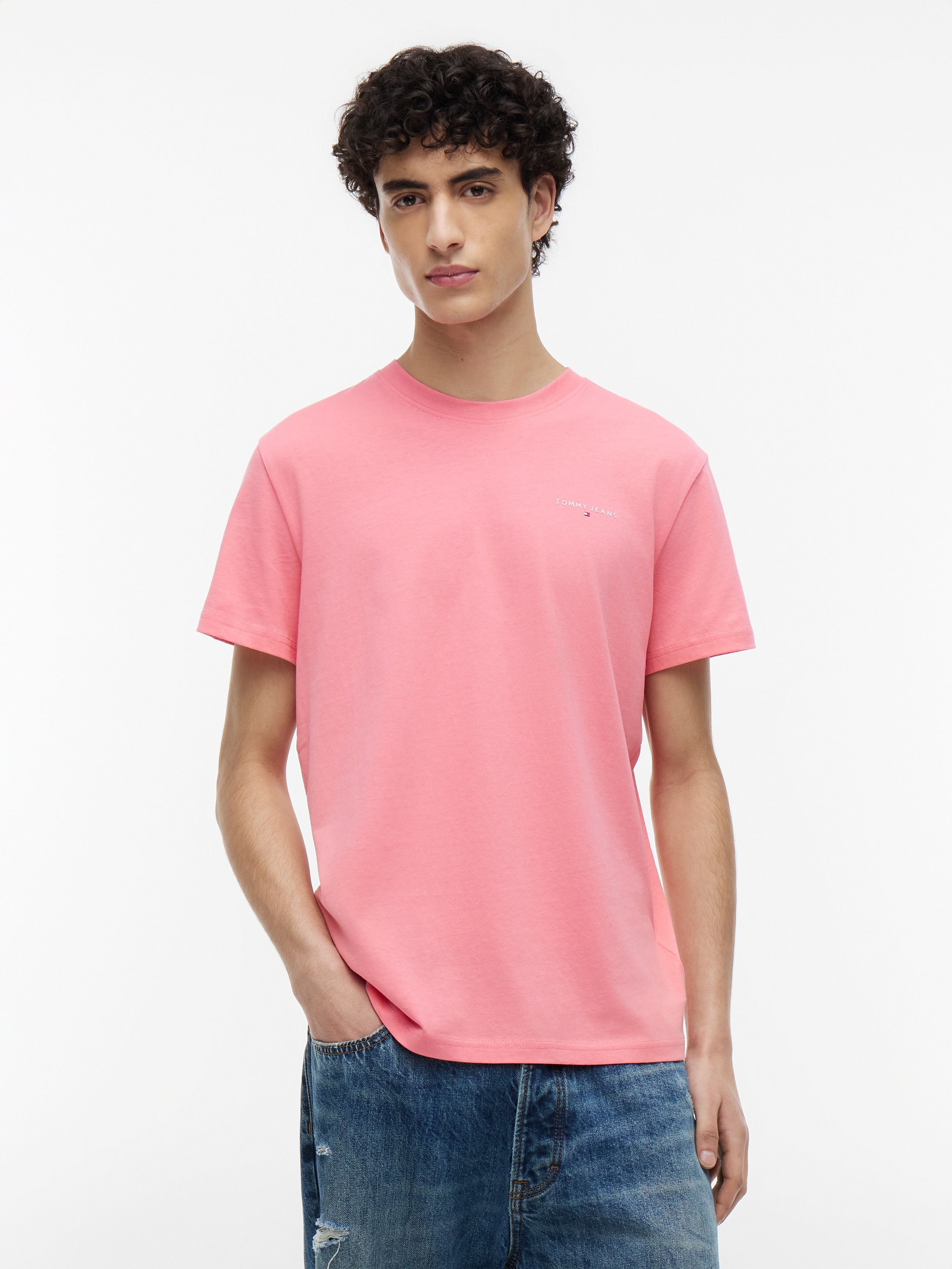 Tommy Jeans T-Shirt "TJM SLIM LINEAR CHEST TEE EXT" Mit Rundhalsausschnitt