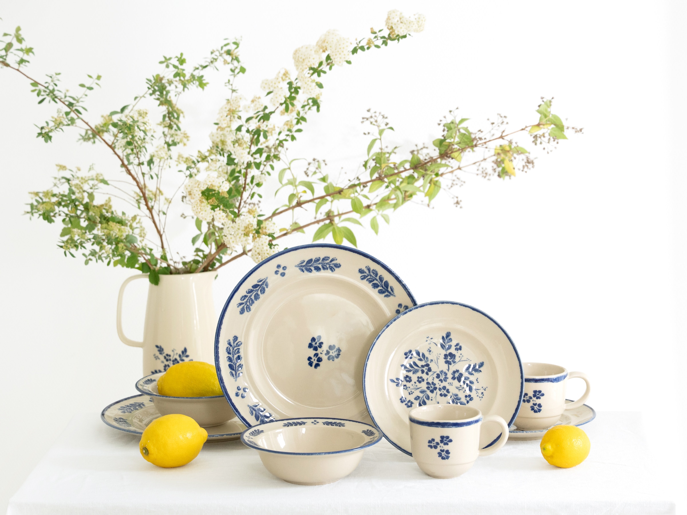 CreaTable Kombiservice »Rondo Cottage, Geschirr-Set, 8-tlg.« Hochwertiges Steinzeug, Leicht cremefarbene Naturglasur