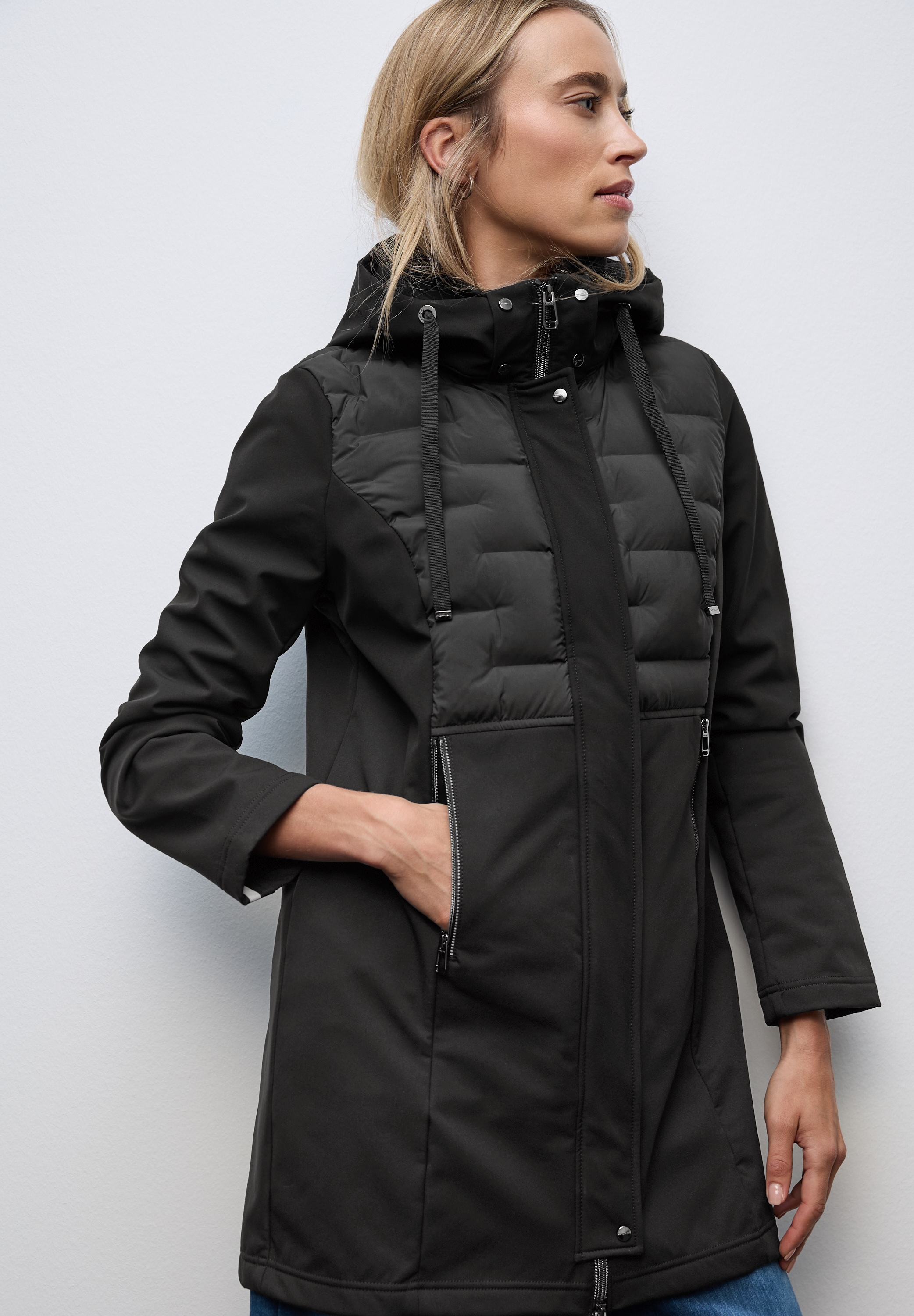 STREET ONE Softshelljacke, mit Kapuze, mit Details und Kapuze mit Tunnelzug