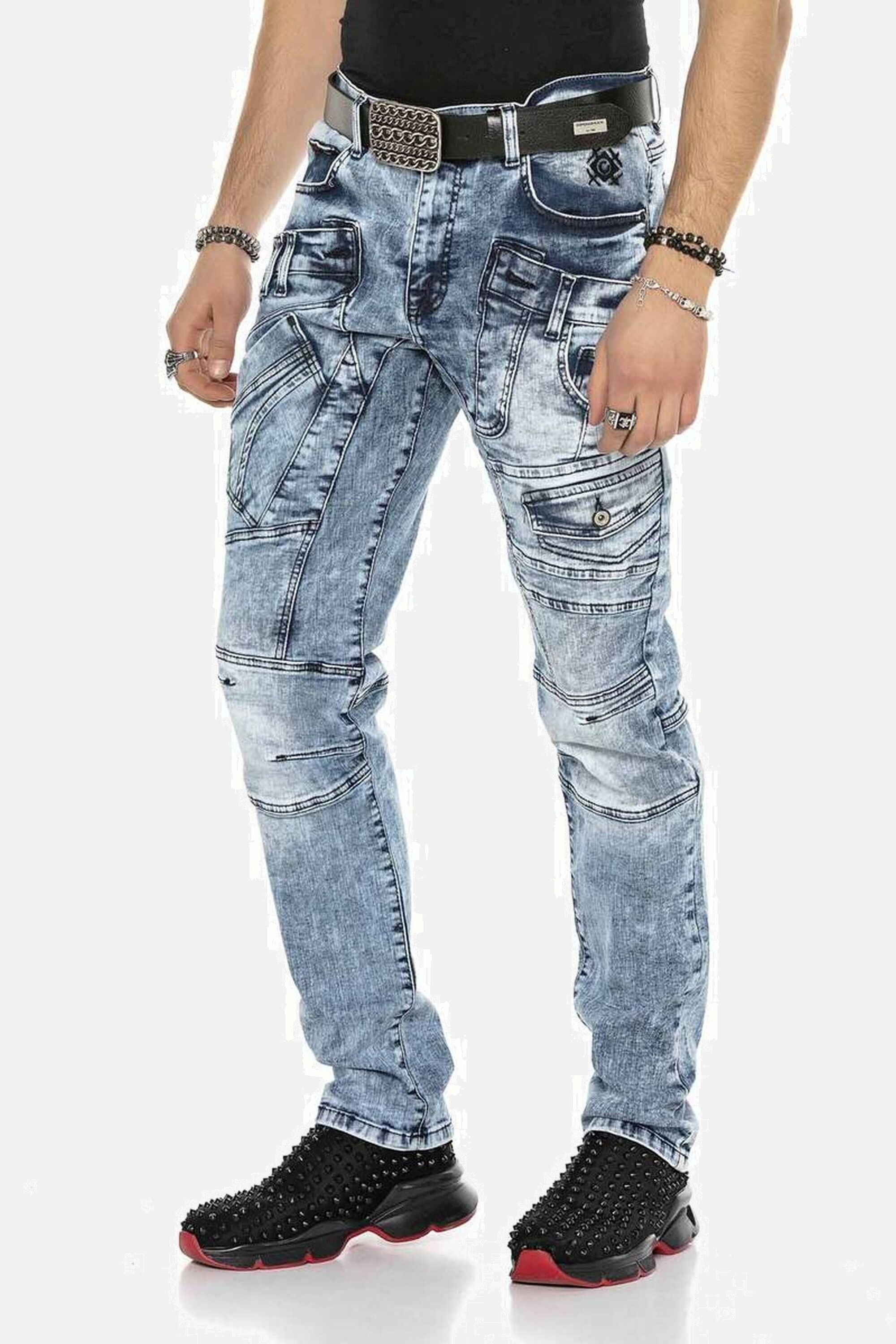 Cipo & Baxx Regular-fit-Jeans »DENIM«, bequeme Jeans mit coolen Ziernahtelementen, CD598