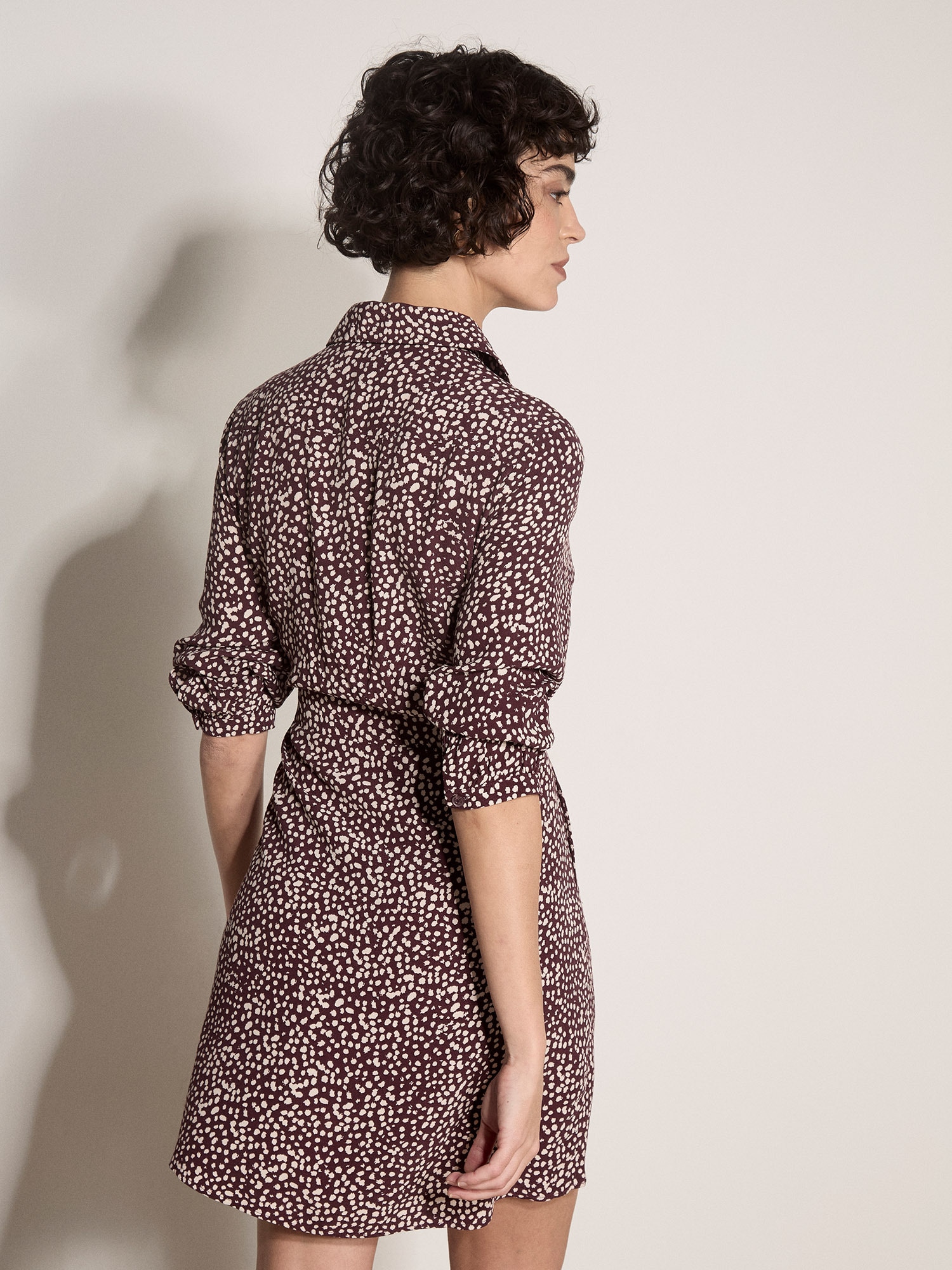 Apricot Minikleid »Kurzes gepunktetes Crêpe-Kleid« mit Taillenbindeband