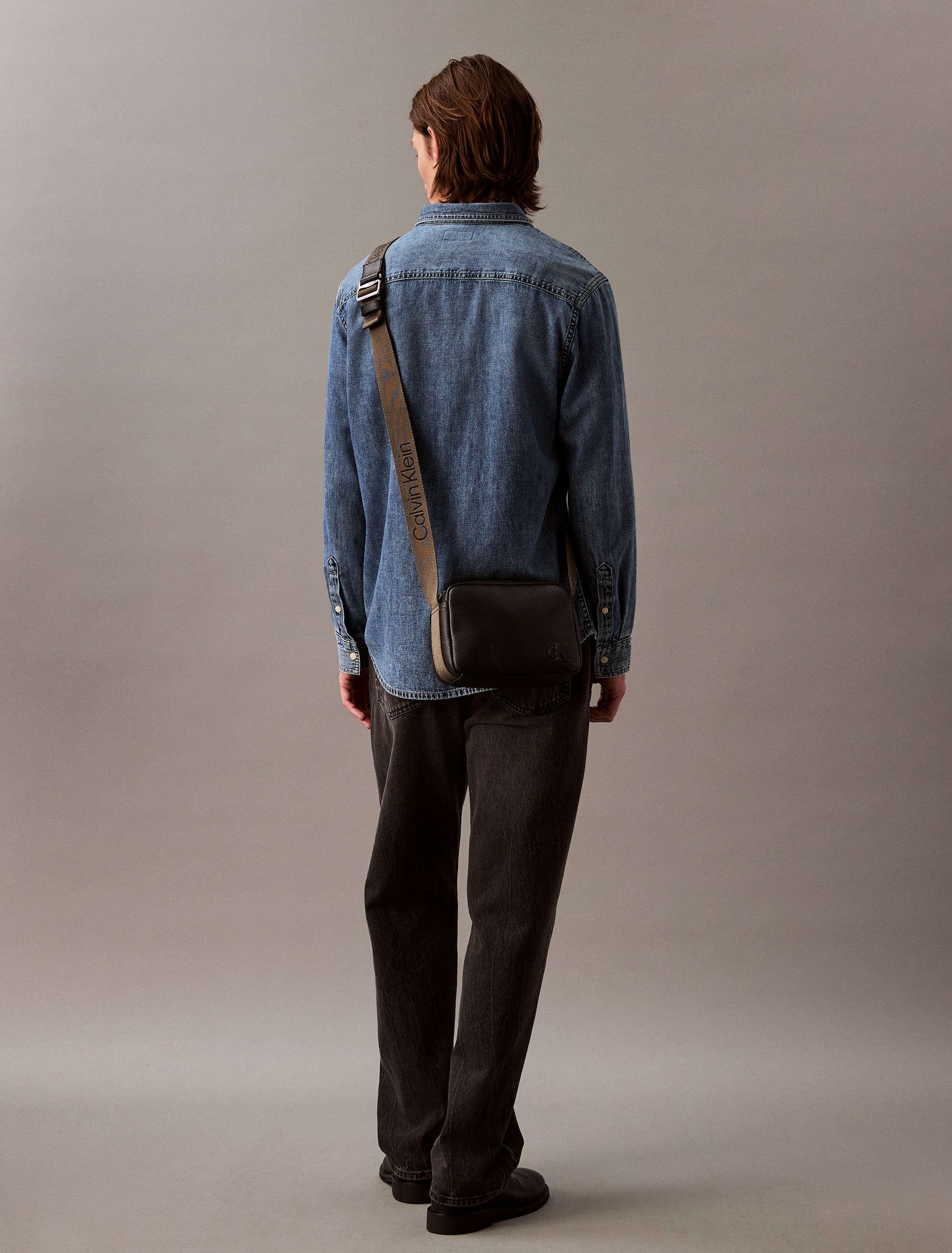 Calvin Klein Jeans Umhängetasche »CARGO CAMERA BAG«, kleine Schultertasche, Herren-Tasche, Mini Bag mit Reißverschluss