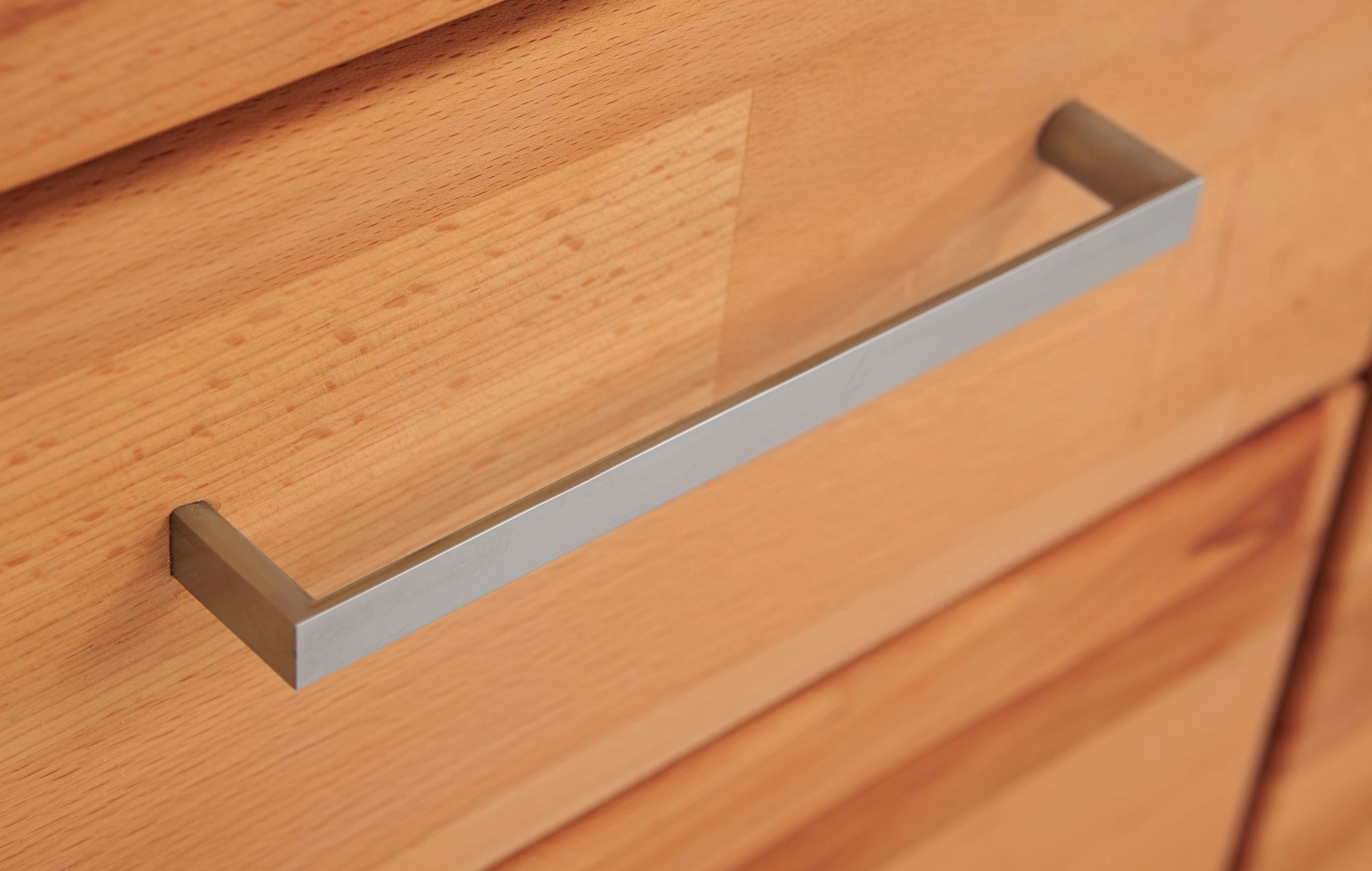 Home affaire Sideboard »Logo,130cm breit,42 cm tief, Fronten Massivholz,2 breite Fächer«, Holz massiv, Holzwerkstoff, Metall Griffe,3Türen,3Schubladen