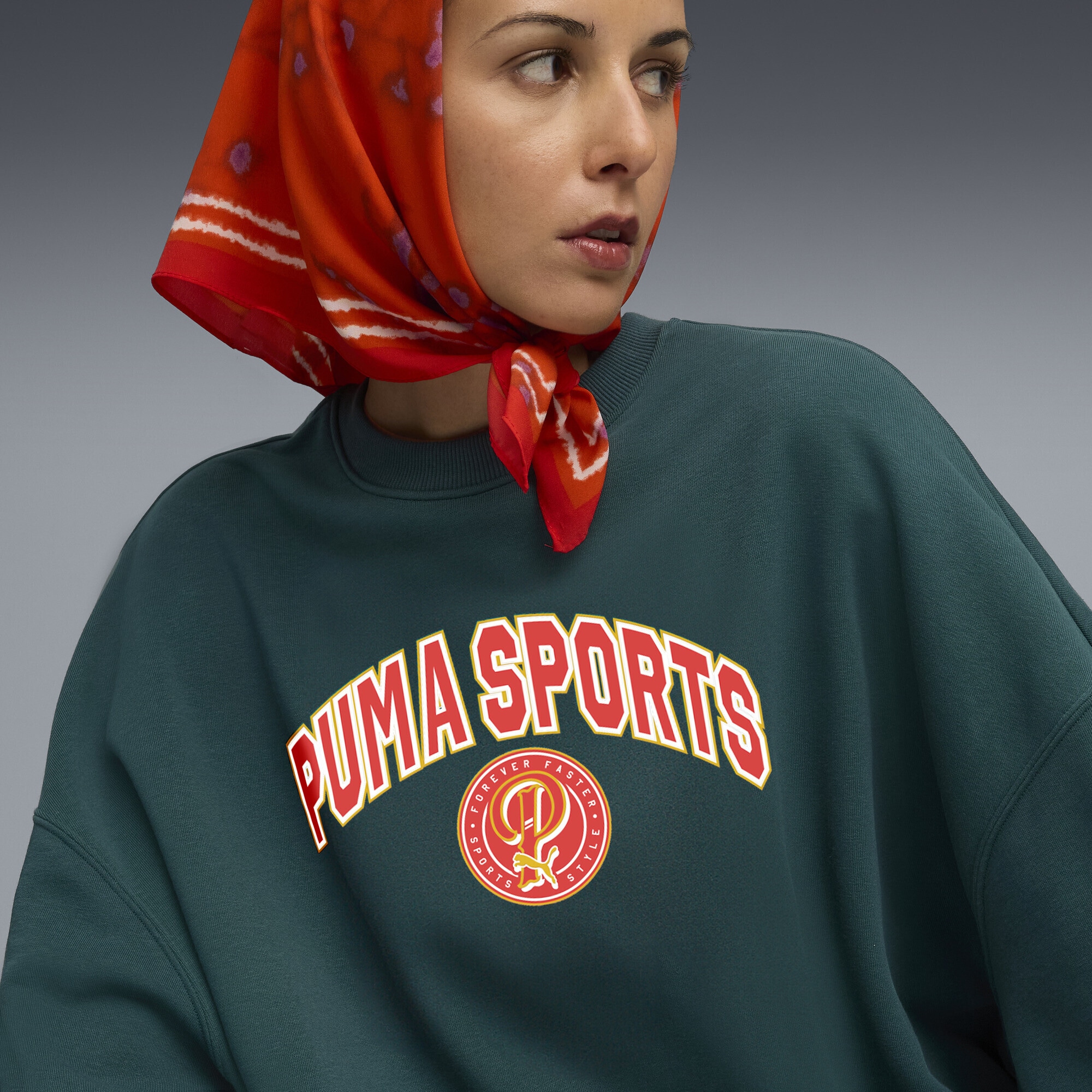 PUMA Sweatshirt »Wardrobe Essentials Sports Legacy Oversized Graphic Crew«