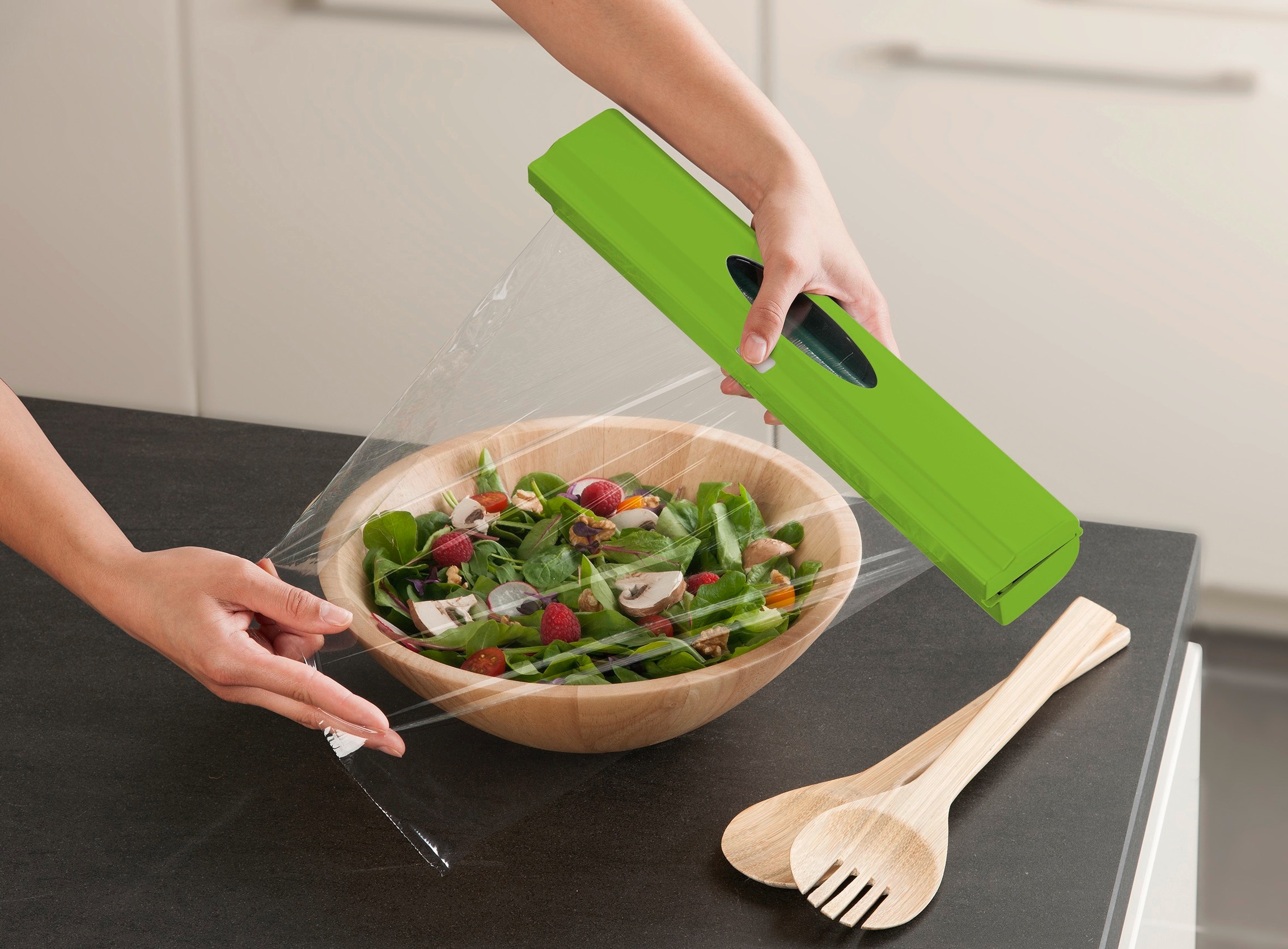 WENKO Folienspender »Modell Perfect-Cutter«, für Folienrollen bis 33 cm Breite, für Alufolien und Frischhaltefolien