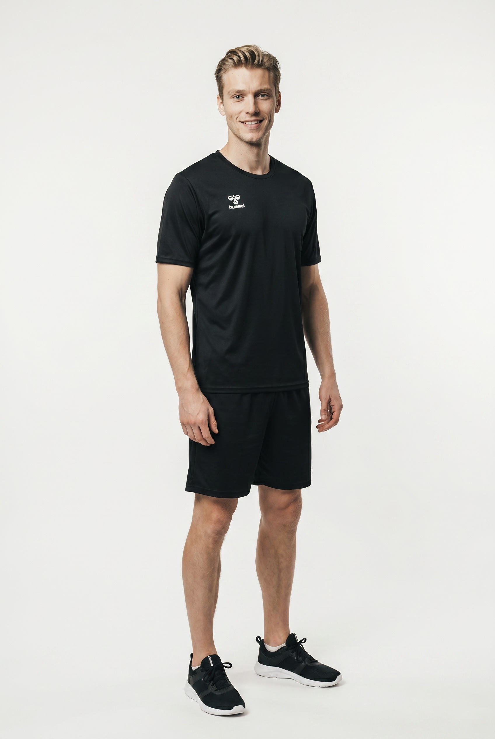 hummel Trainingsshirt »HMLESSENTIAL JERSEY S/S« sportliche Passform, Kurzarm, schnell trocknend, atmungsaktiv