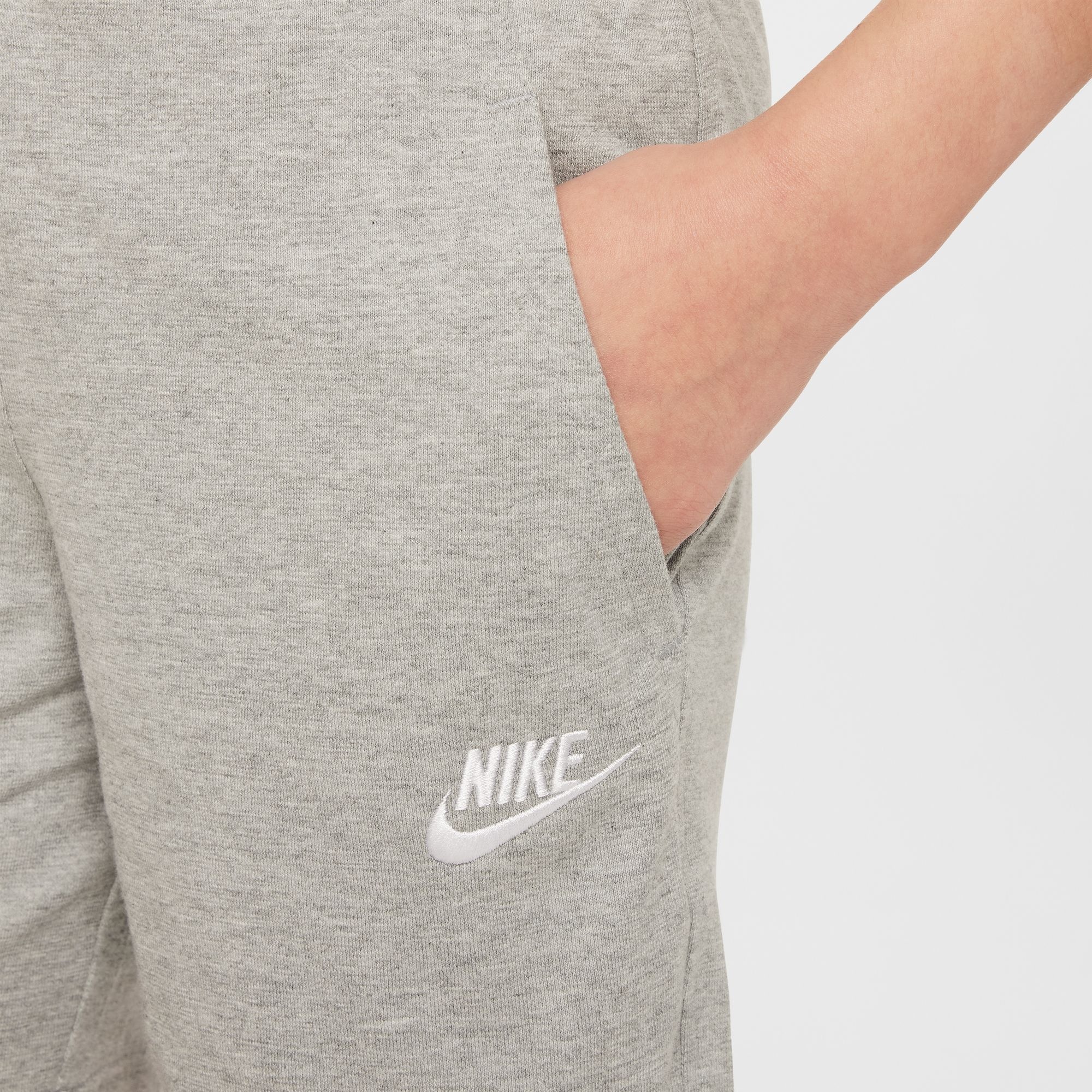 Nike Sportswear Trainingsshorts »K NSW CLUB KNIT SHORT 6IN LBR«  für Jugendliche, sportlicher Stil, aus Baumwolle