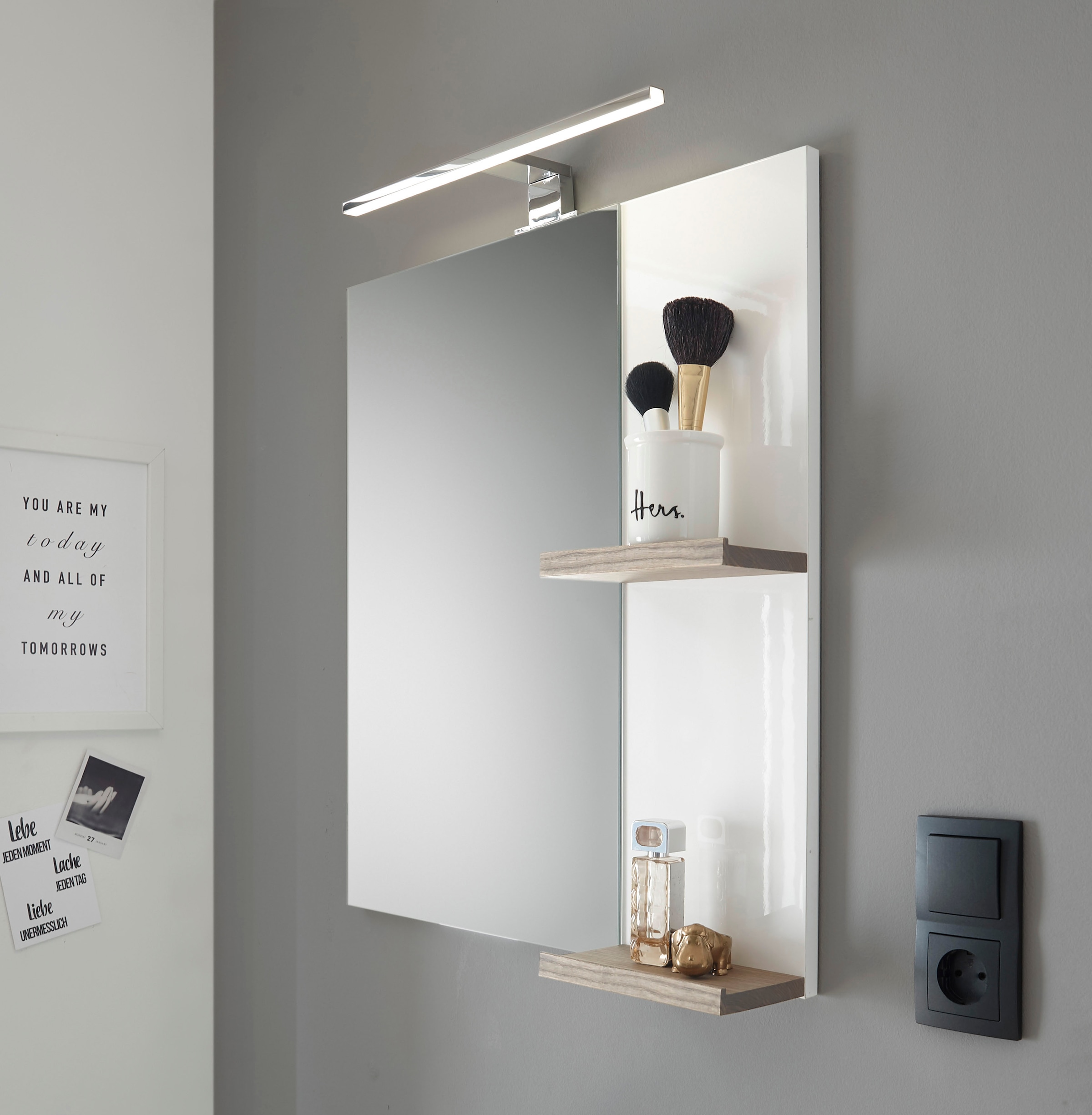 Places of Style Badspiegel »SOLiD, Spiegel im modernen Design, Wandspiegel«, in zwei Farben verfügbar, zwei Ablageböden, Aufbauleuchte