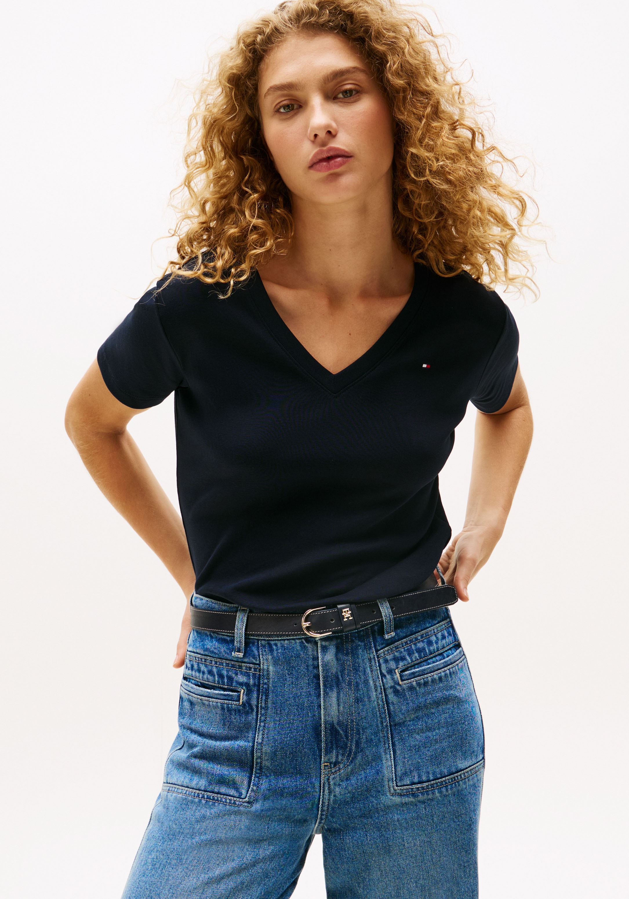 Tommy Hilfiger T-Shirt "SLIM CODY V-NK SS", mit Logostickerei günstig online kaufen