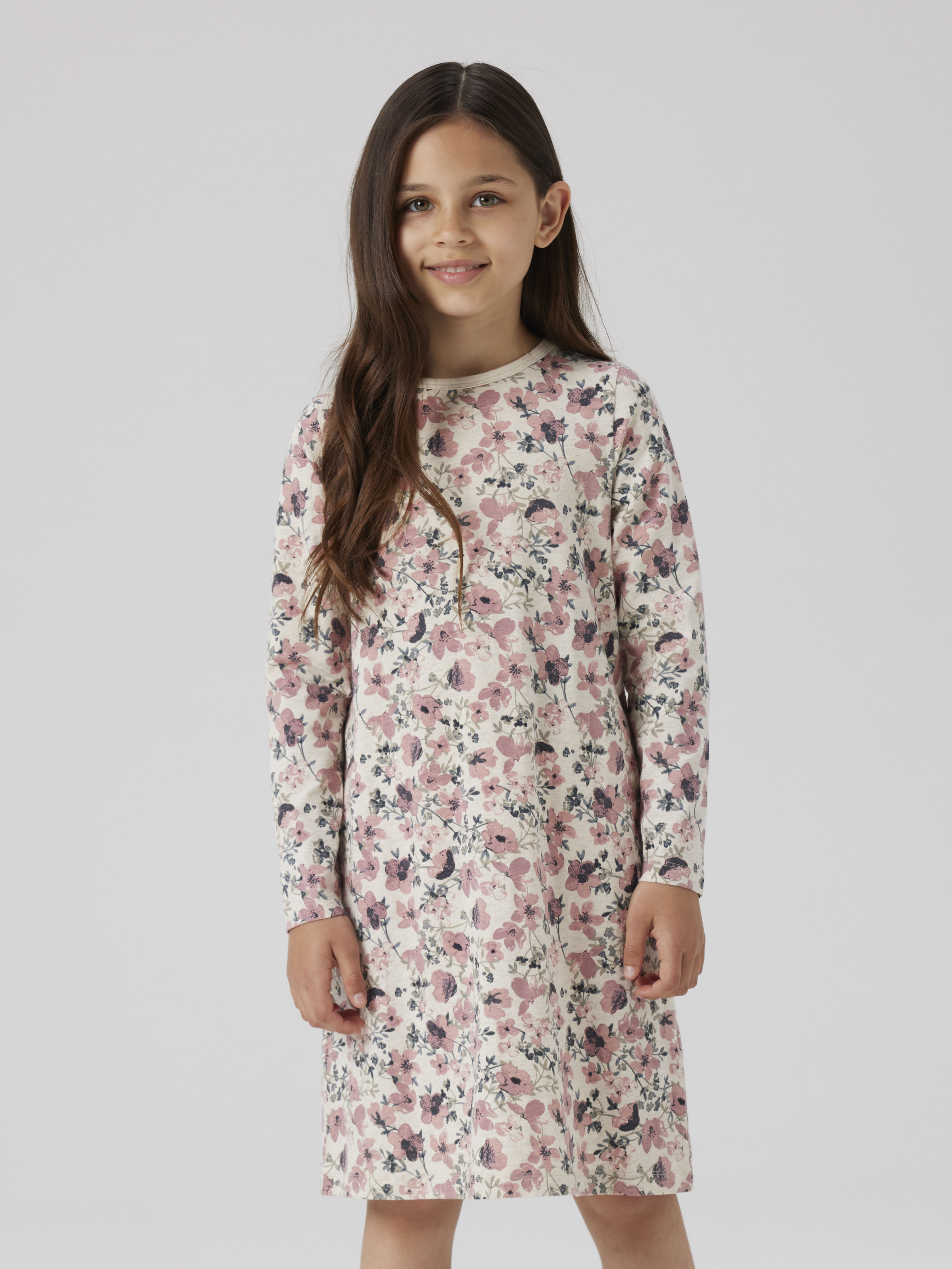 Name It Nachthemd "NKFNIGHTGOWN LS NOSTALGIA FLOWER NOOS" aus Baumwollmischung, Relaxed Fit, elastisches Jersey-Material