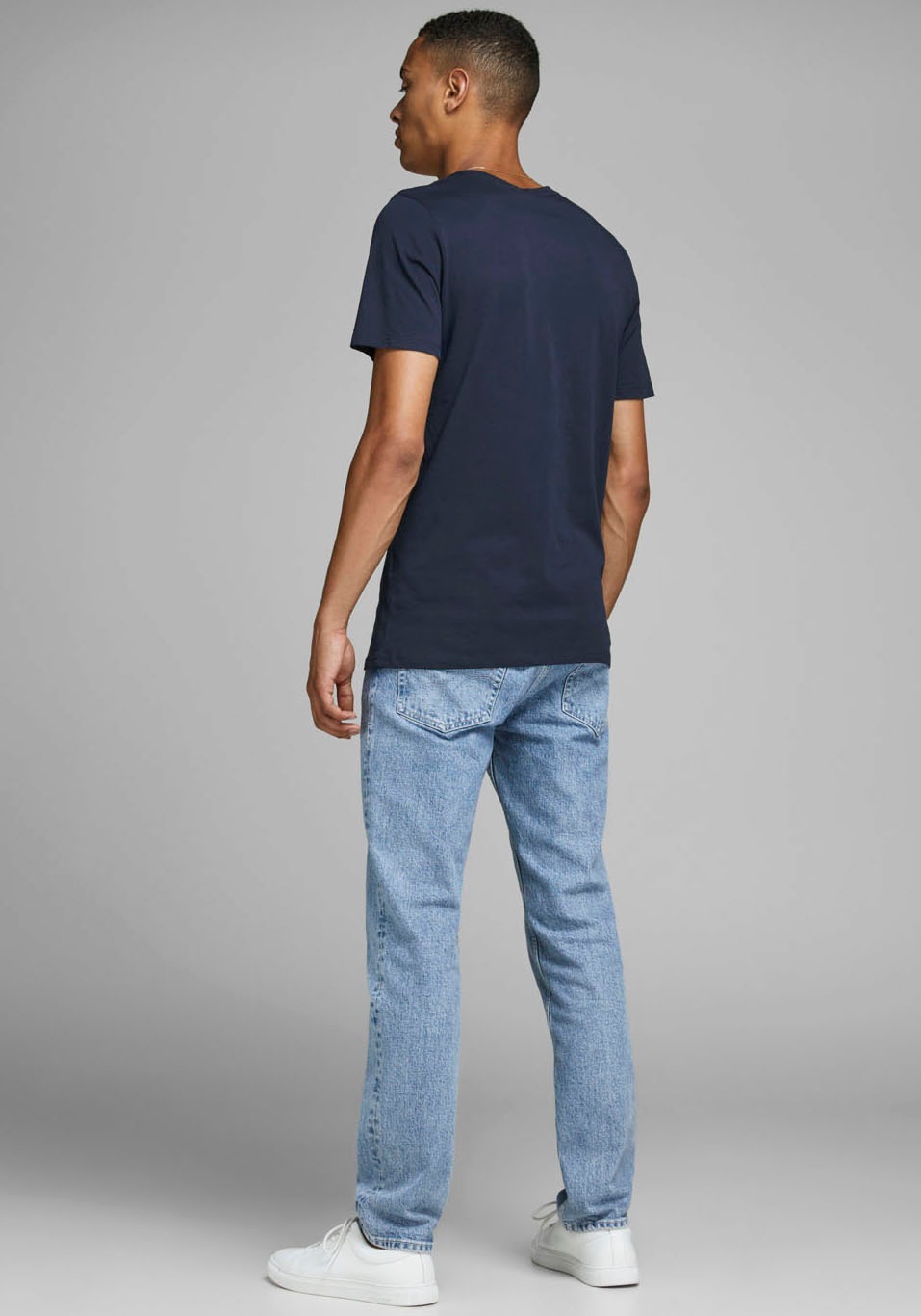 Jack & Jones T-Shirt "JJECORP Herren-Tee mit figurbetonter Silhouette", bed günstig online kaufen
