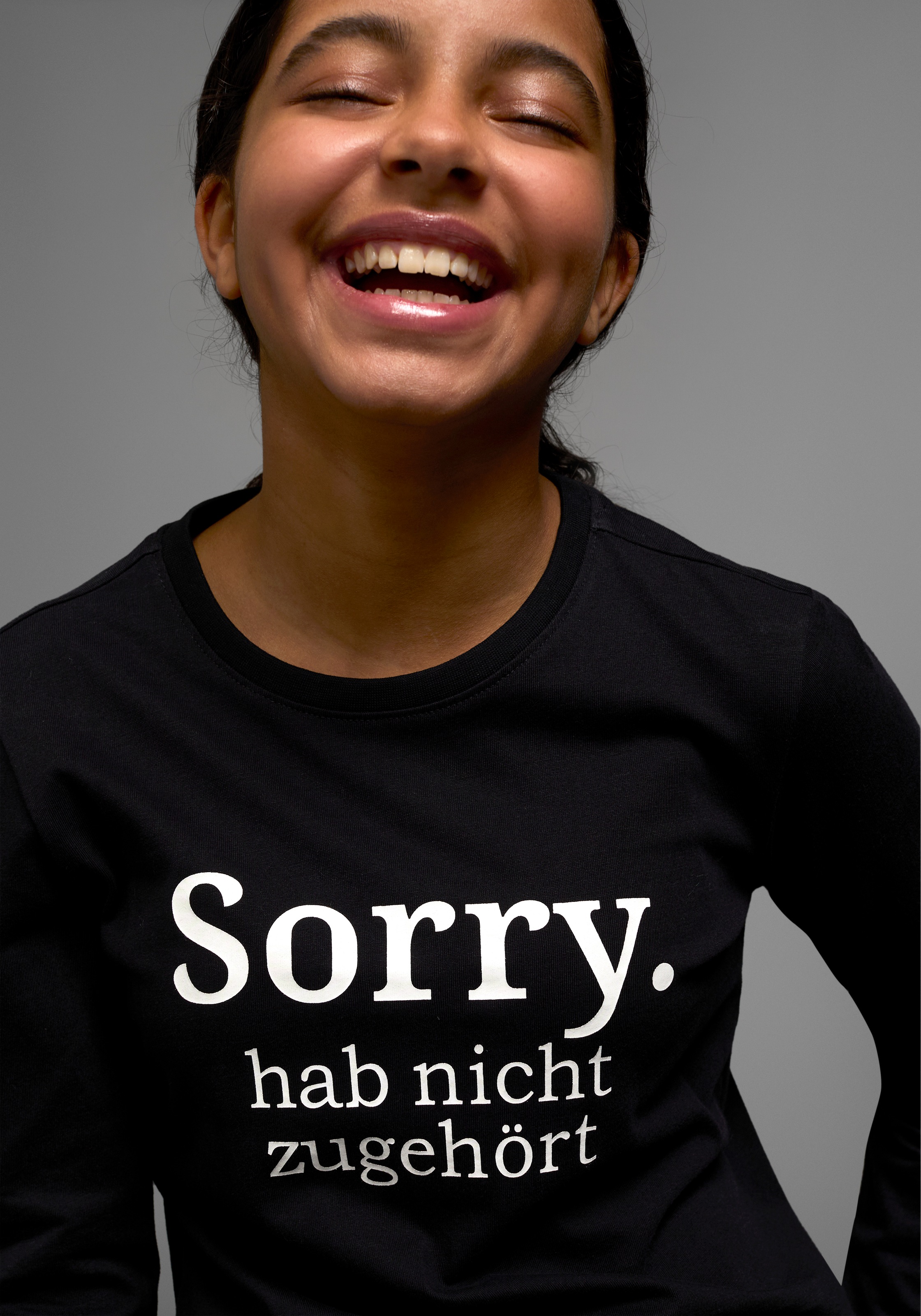 Langarmshirt KIDSWORLD "Sorry. hab nicht zugehört", Mädchen, Gr. 140/146, schwarz, Single Jersey, Obermaterial: 100% Baumwolle, bedruckt, Basic, Rundhals, Shirts Langarmshirt, Langarm, Basic-Passform, mit peppigem Druck und Statements 2