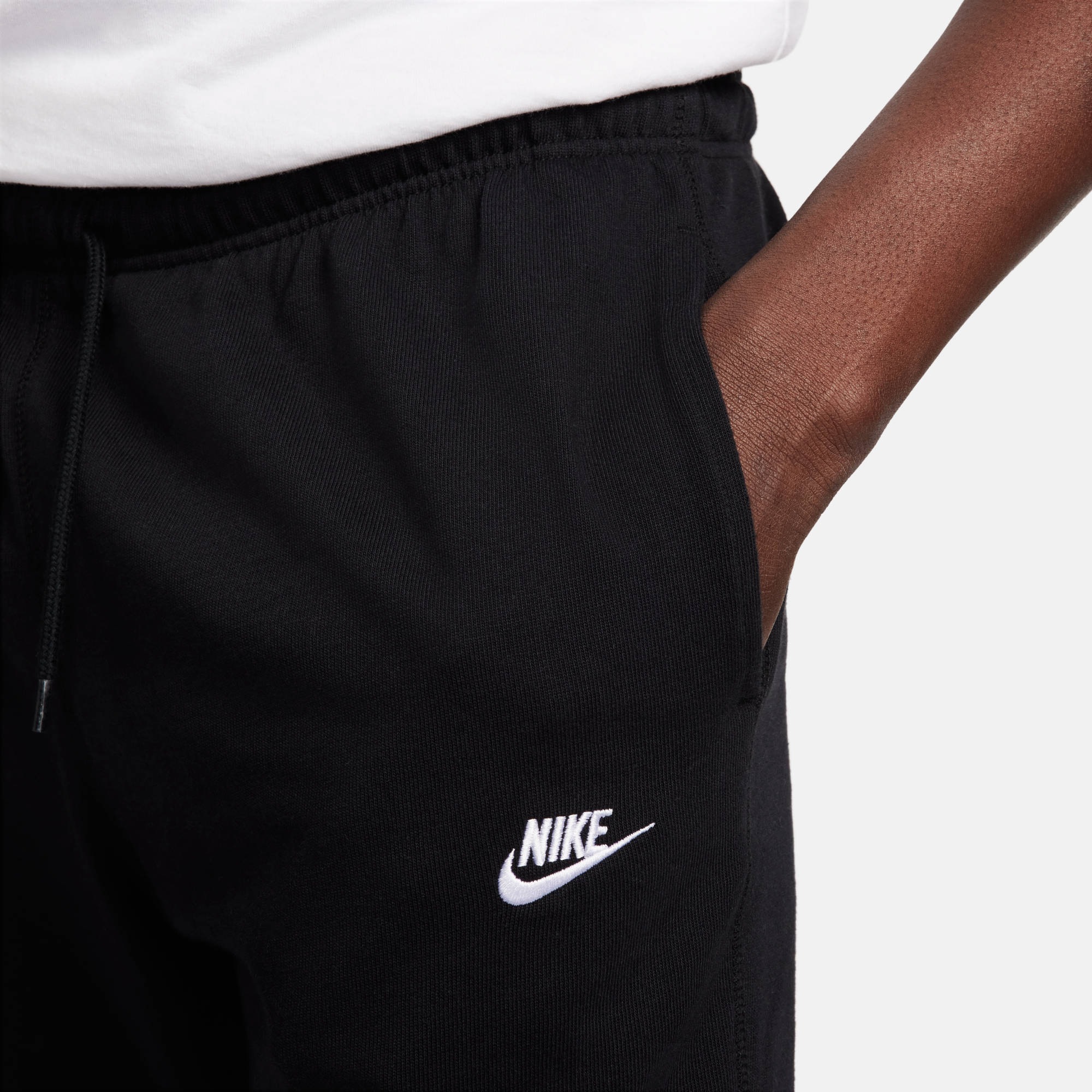 Nike Sportswear Jogginghose »Nike Club Men's Knit Joggers«  mit Eingrifftaschen, aus weichem Jersey-Material