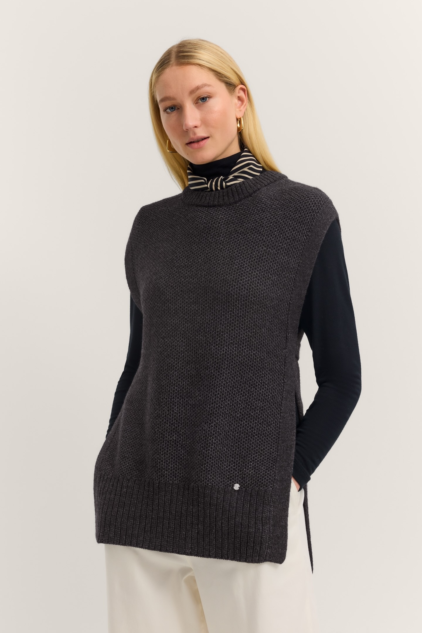 bugatti Strickweste "Alpaka-Woll-Mix", mit Bindegurt und Rundhals günstig online kaufen