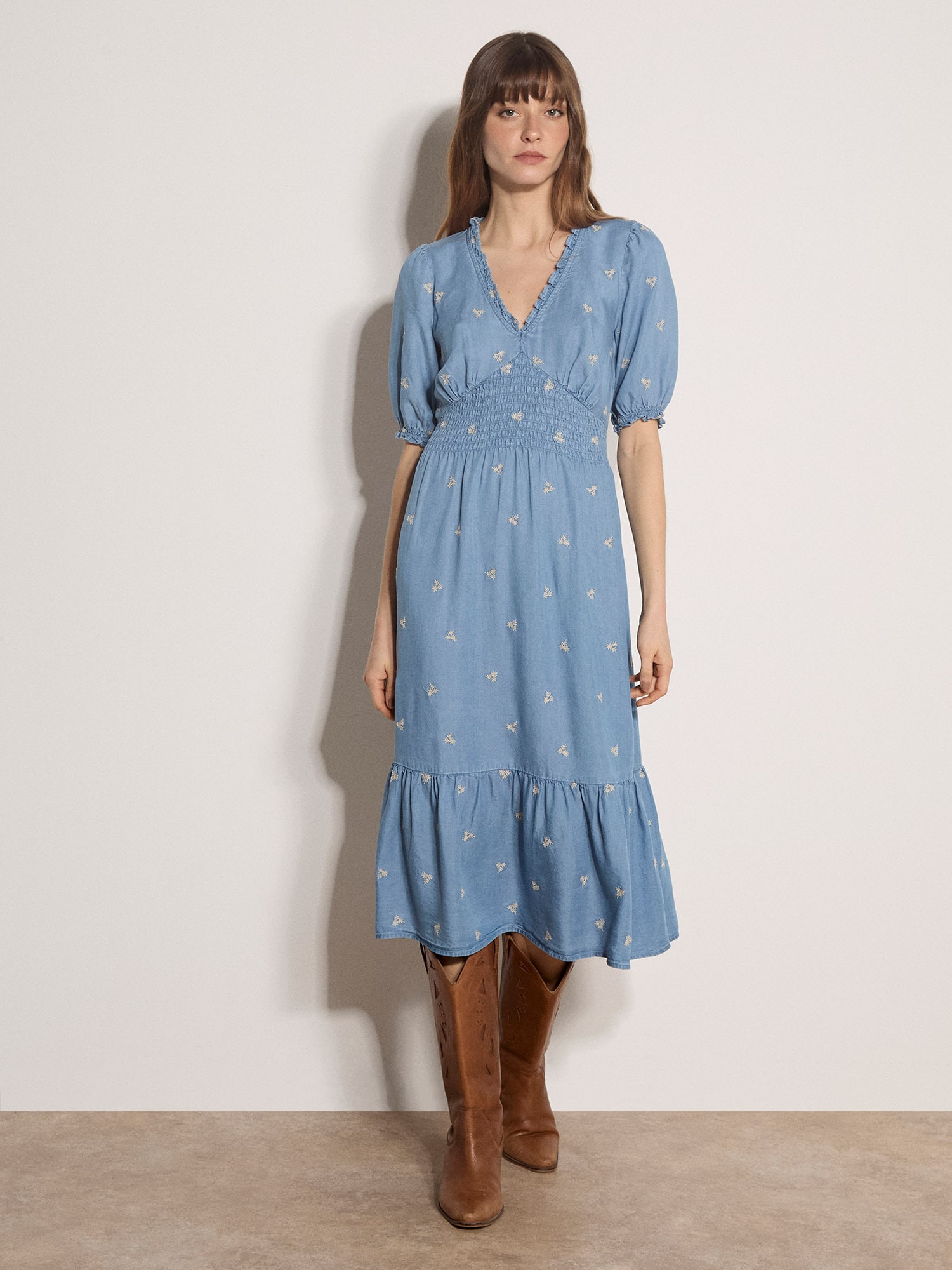 Apricot Midikleid "Denim Blumen-Stickerei Kleid" mit Puffärmeln