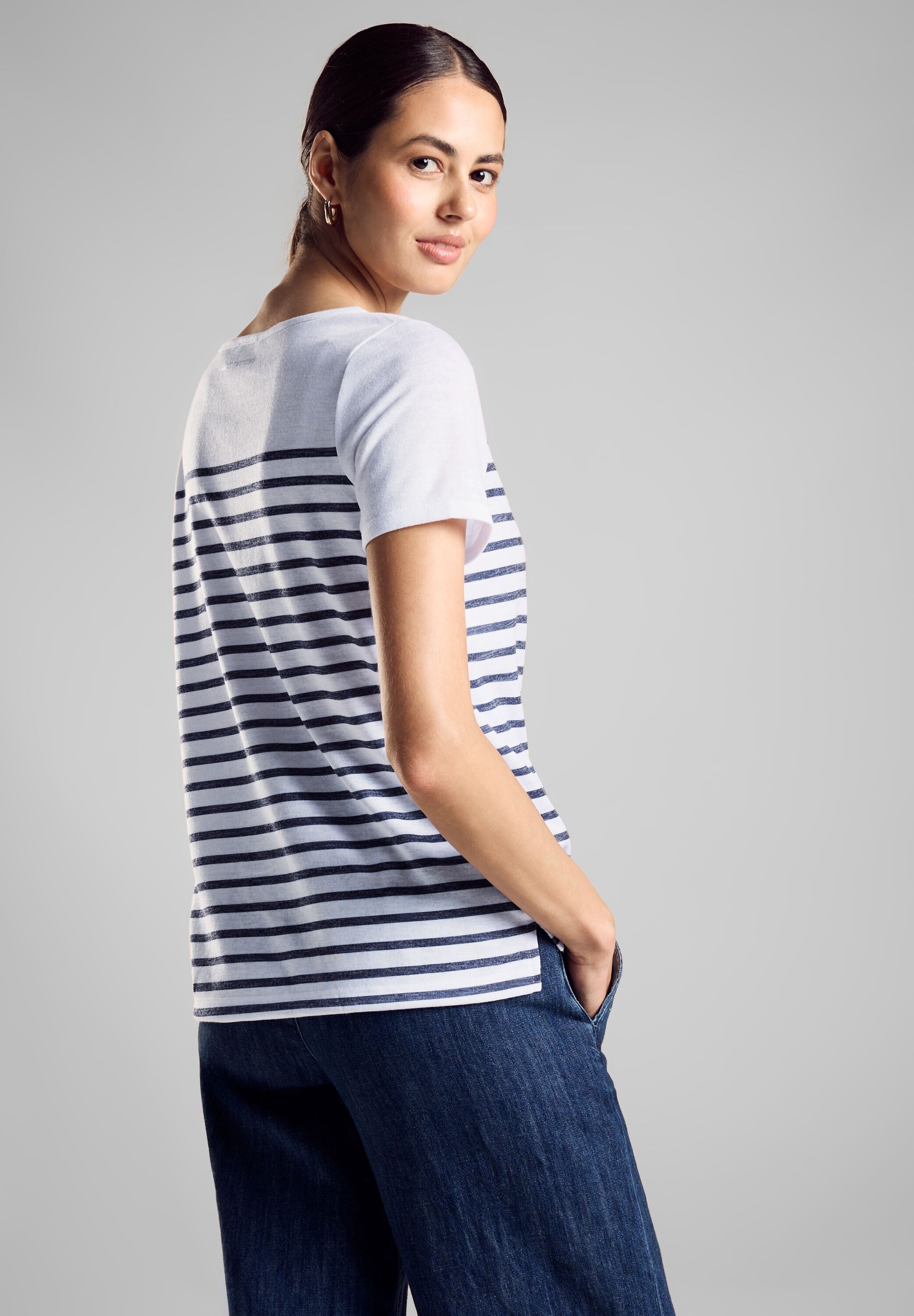 STREET ONE Rundhalsshirt, mit Seitlichen Einschlitzen am Saum