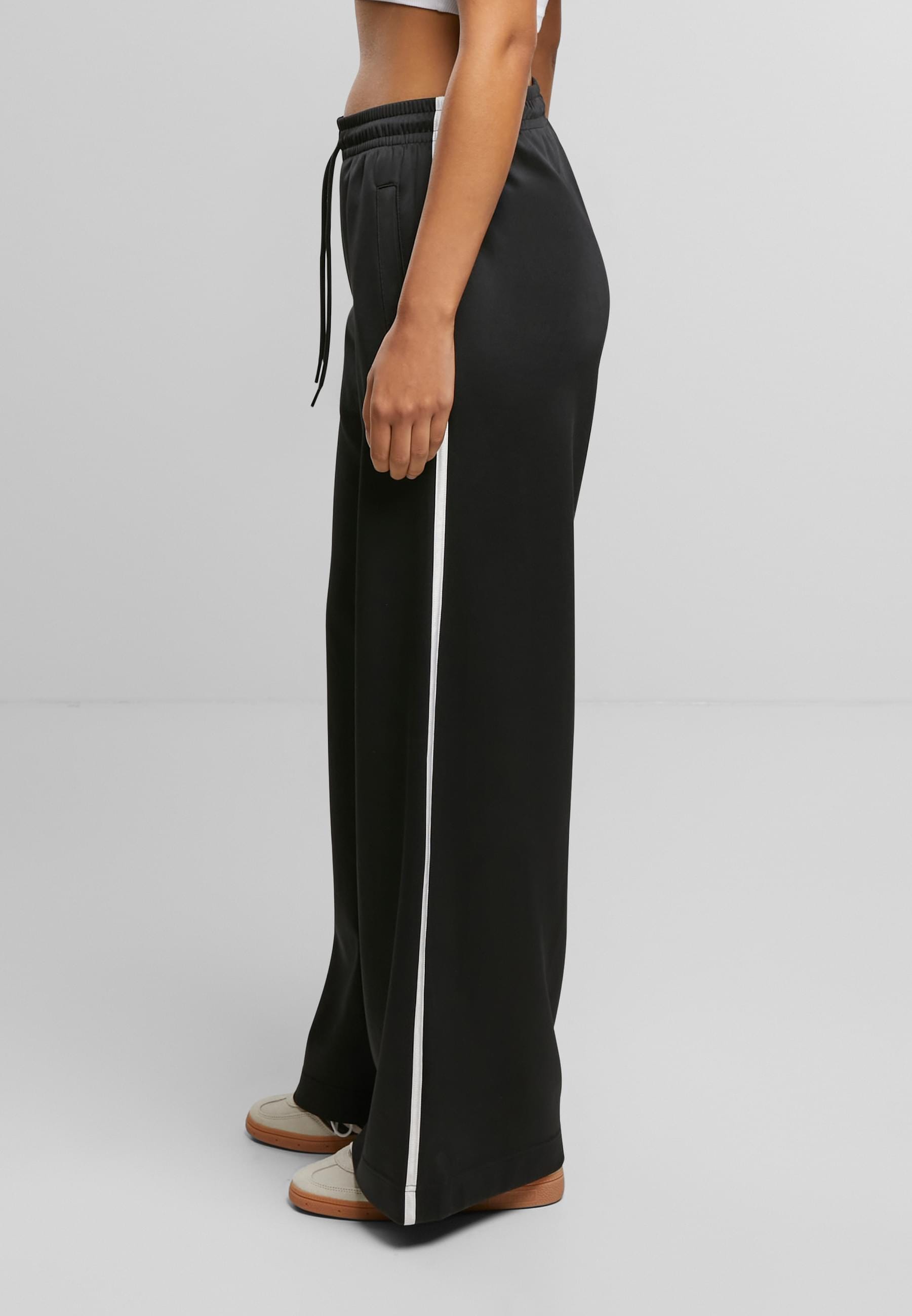 URBAN CLASSICS Jogginghose »Urban Classics Ladies Wide Leg Track Pants«, (1 tlg.)