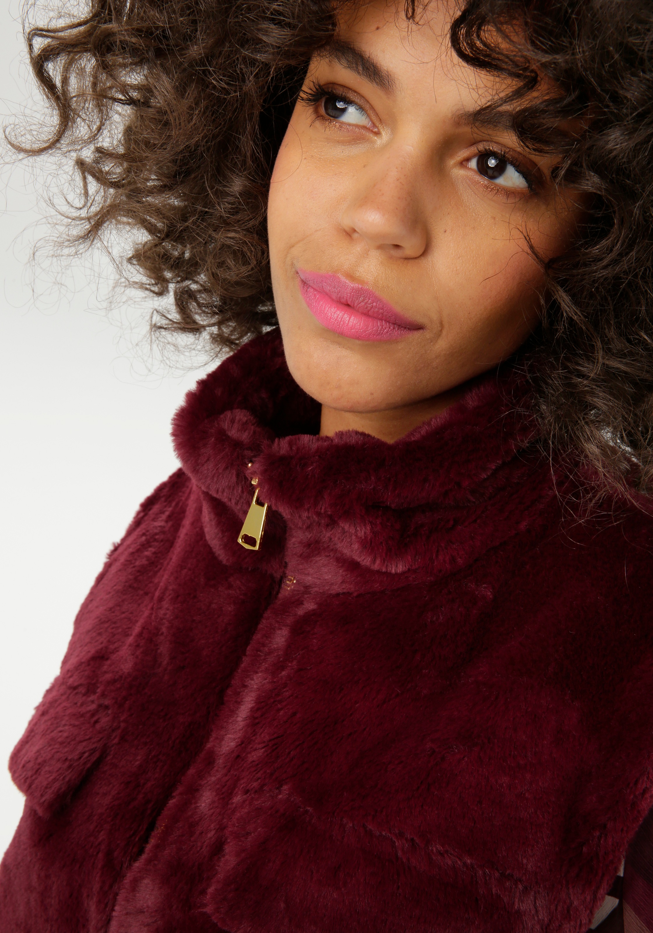 Thumbnail - Aniston CASUAL Plüschweste in trendiger Farbpalette