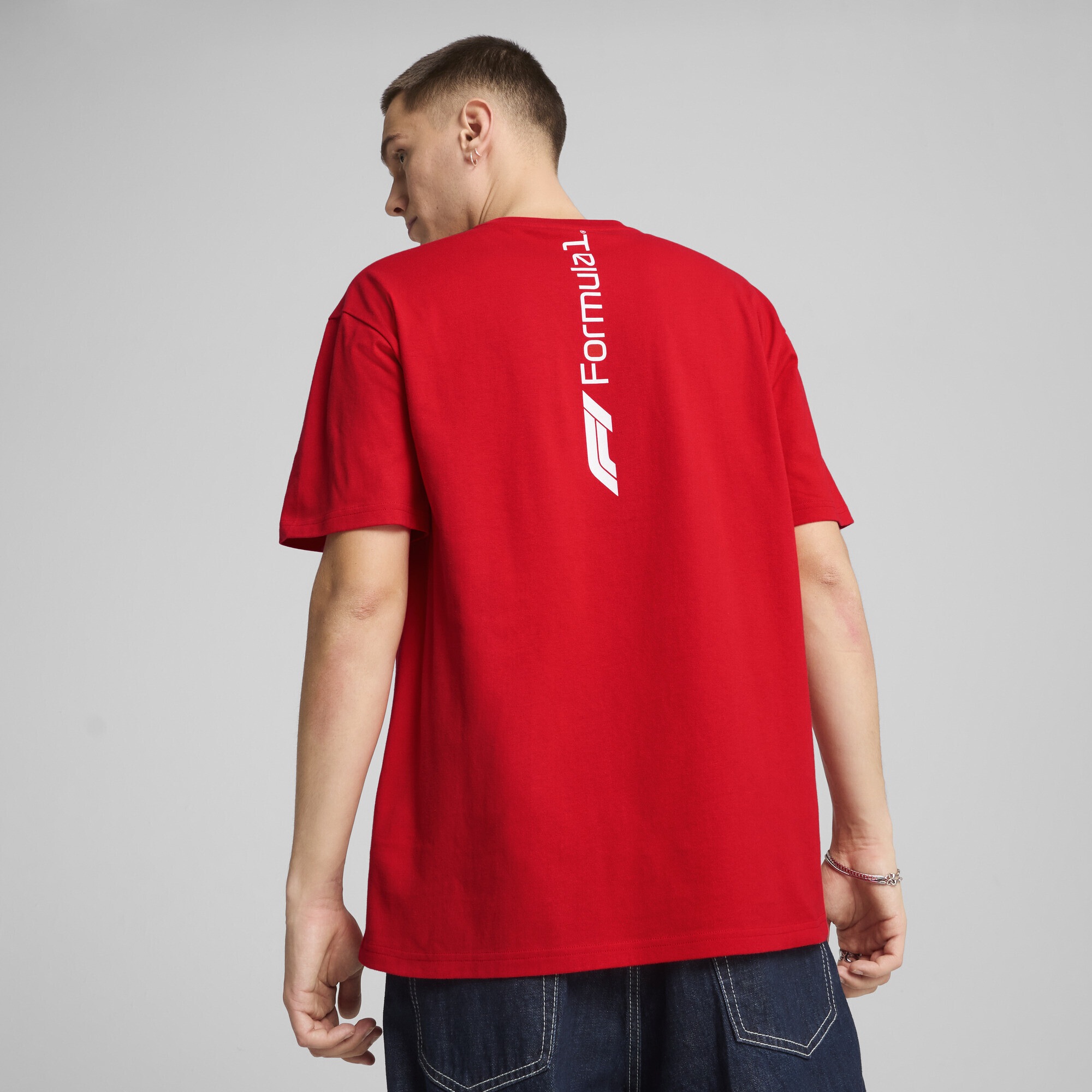 PUMA T-Shirt »F1® ESS+ Relaxed Graphic T-Shirt Herren«