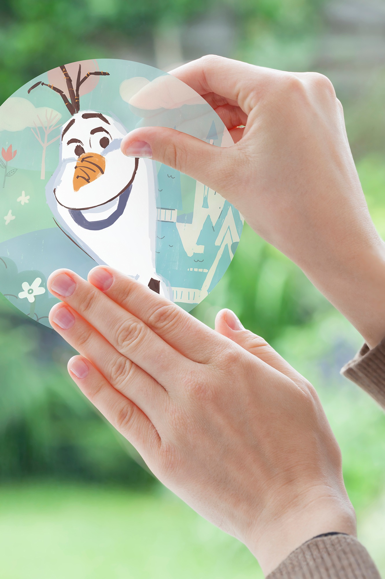 Komar Fensterbild »Fenstersticker - Frozen Royal - Größe 30 x 30 cm« 36 x 30 cm, 2 Bogen