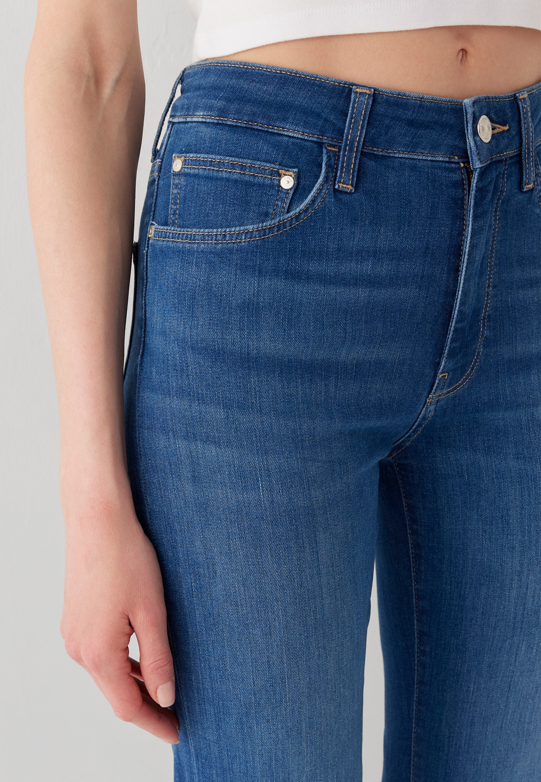 Mavi Straight-Jeans »KENDRA« gerde Form