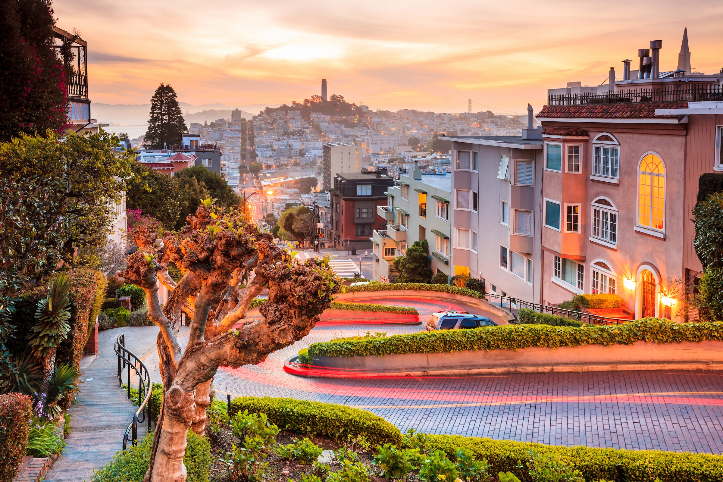PAPERMOON Fototapete "Lombard Street in San Francisco", B/L: 4m x 2,6m, Bahnen: 8 Stk., bunt, Tapeten