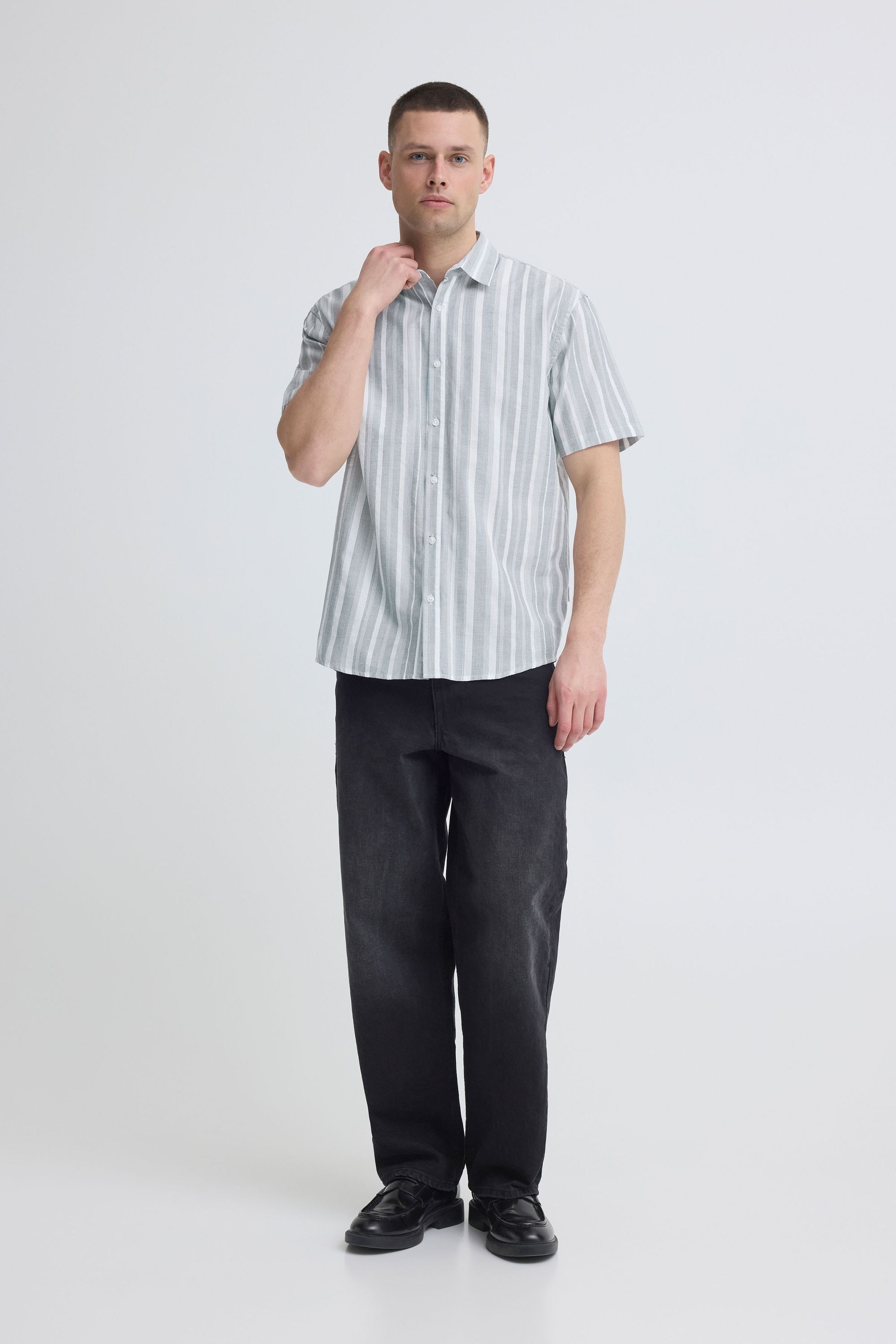 Thumbnail - Blend Kurzarmhemd "BHAvik" Modisches gestreiftes Hemd