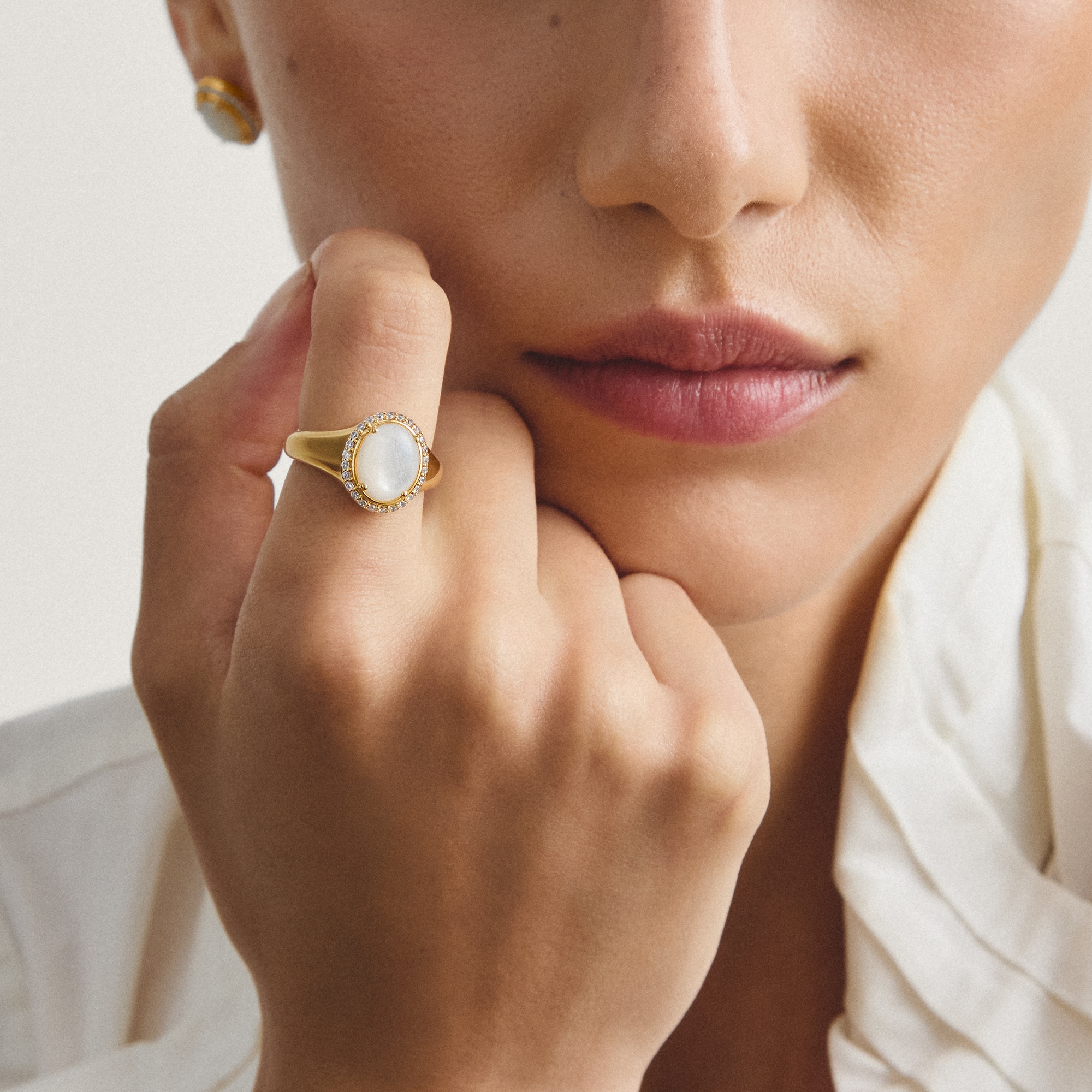 THOMAS SABO Fingerring »Fluid Elegance Cocktailring« mit Zirkonia (synth.) - mit Perlmutt