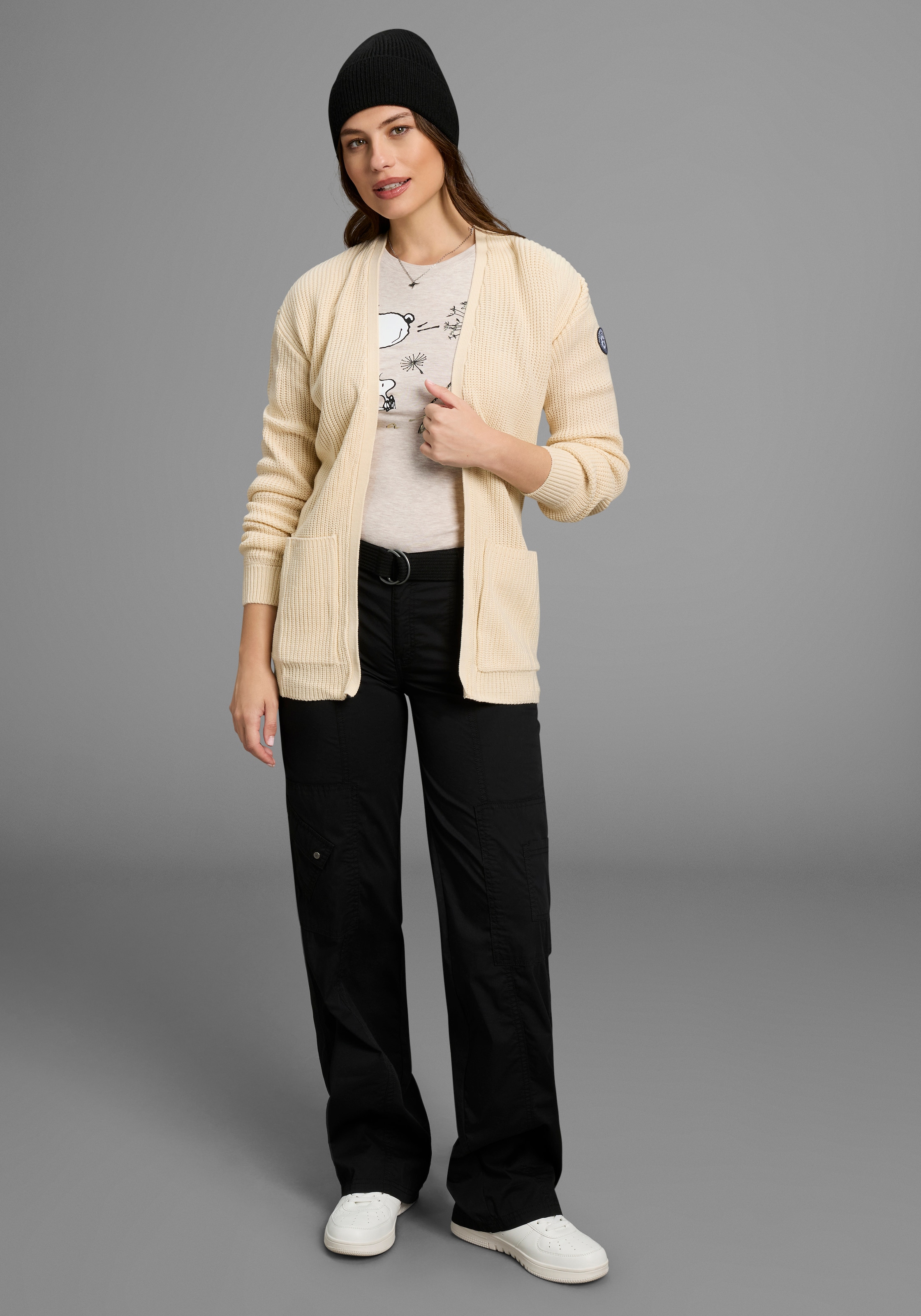 KangaROOS Strickjacke, aus kuscheligem Strick
