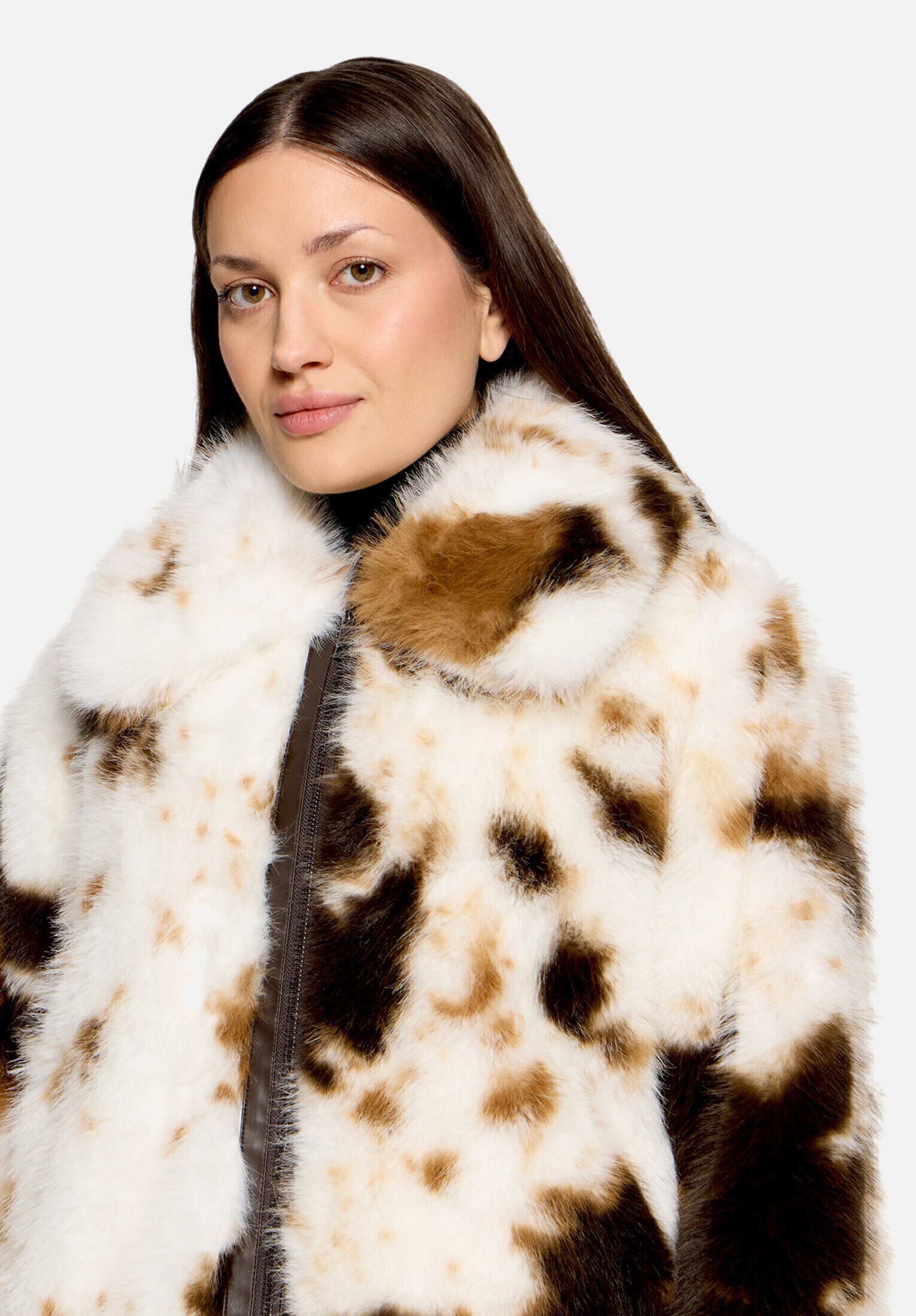 Amber & June Plüschjacke »Damen mit Taschen«