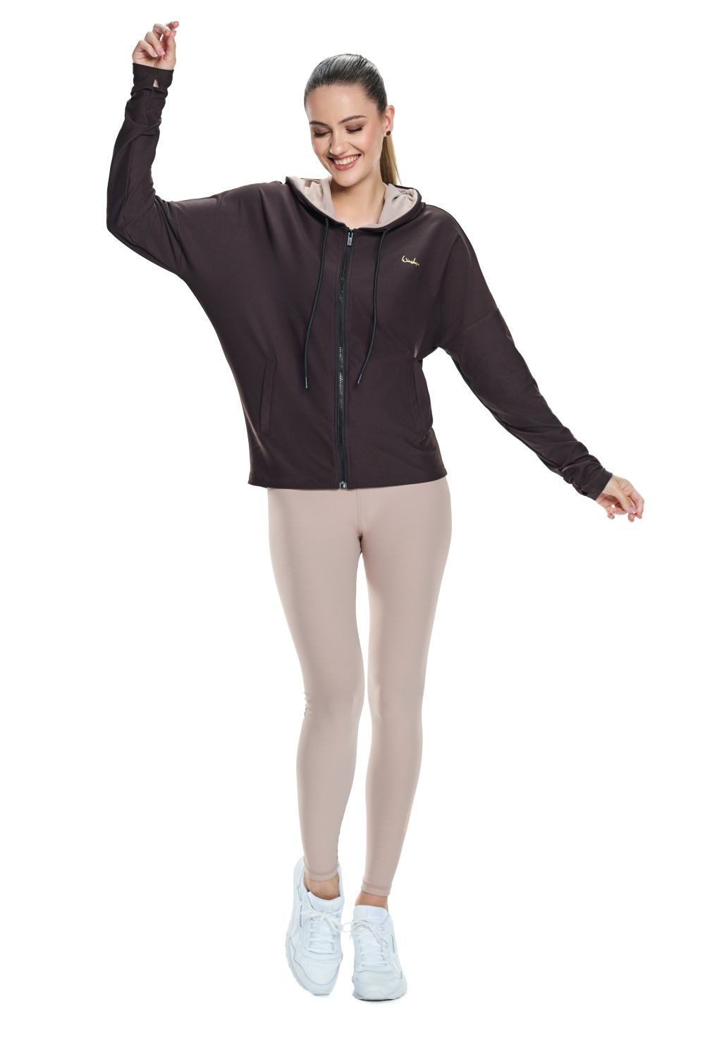 Winshape Trainingsjacke »Functional Comfort Jacket J008C«, mit Ton-in-Ton-Farbakzent