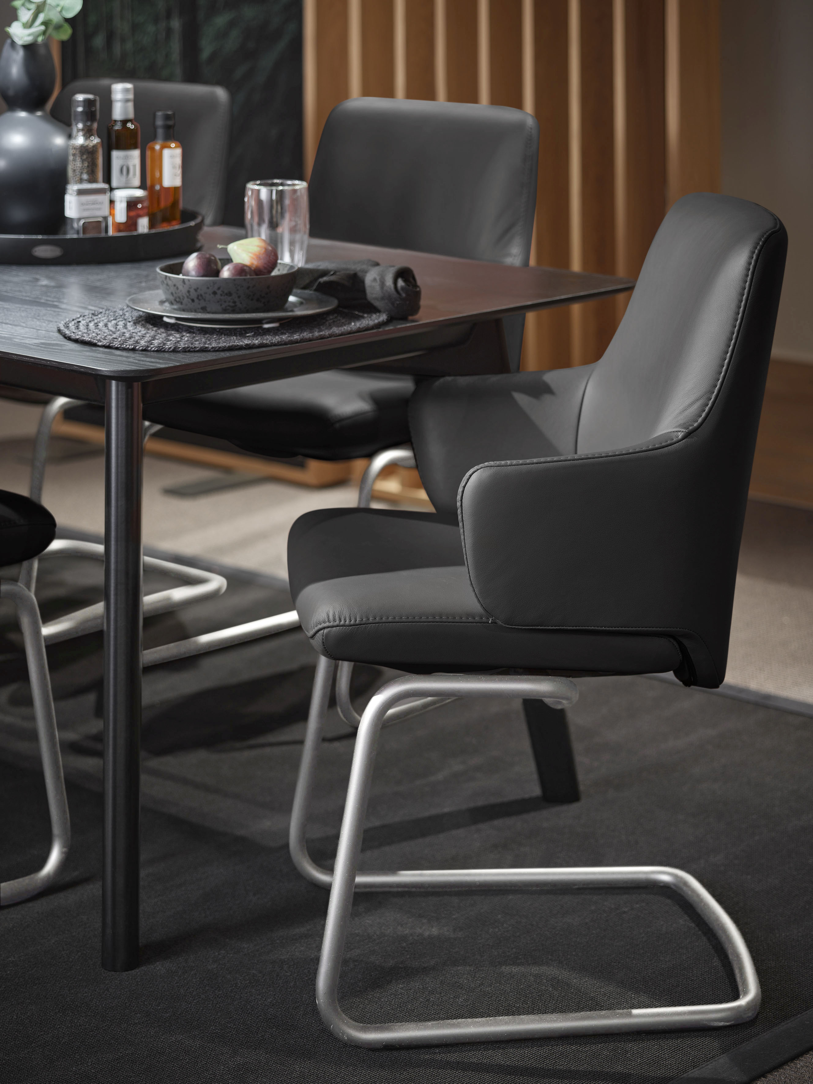 Stressless Polsterstuhl "Laurel" () Low Back mit Armlehne, Größe L, mit Beinen aus Stahl in Chrom glänzend