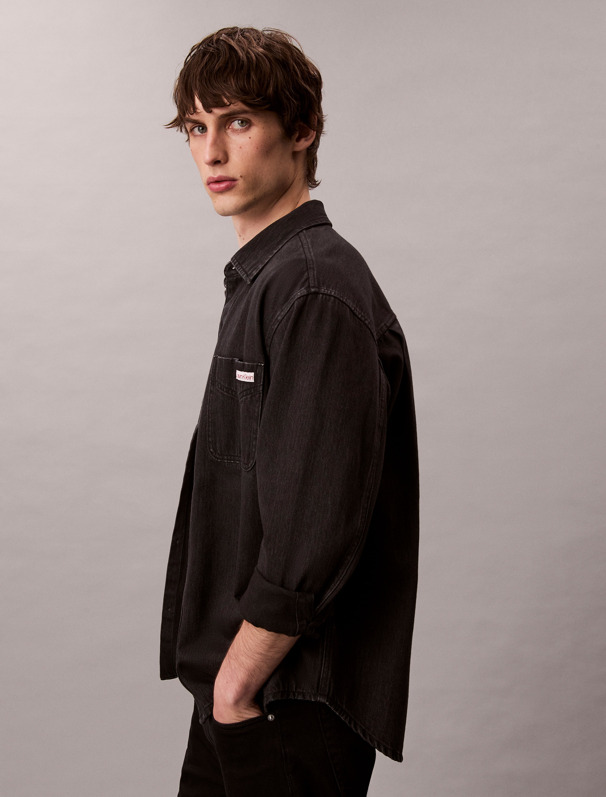 Calvin Klein Jeans Langarmhemd »CLASSIC 205 BLACK OVERSHIRT«, Mit Rundhalsausschnitt, regular fit