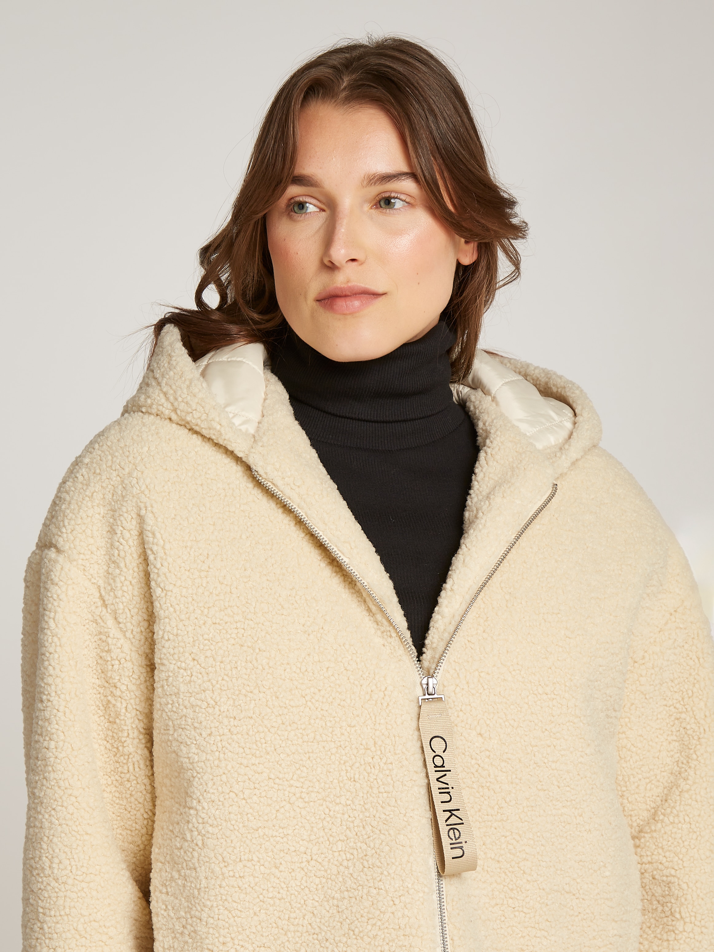 Calvin Klein Jeans Plüschjacke "SHERPA JACKET", mit Kapuze, mit Logoschrift günstig online kaufen