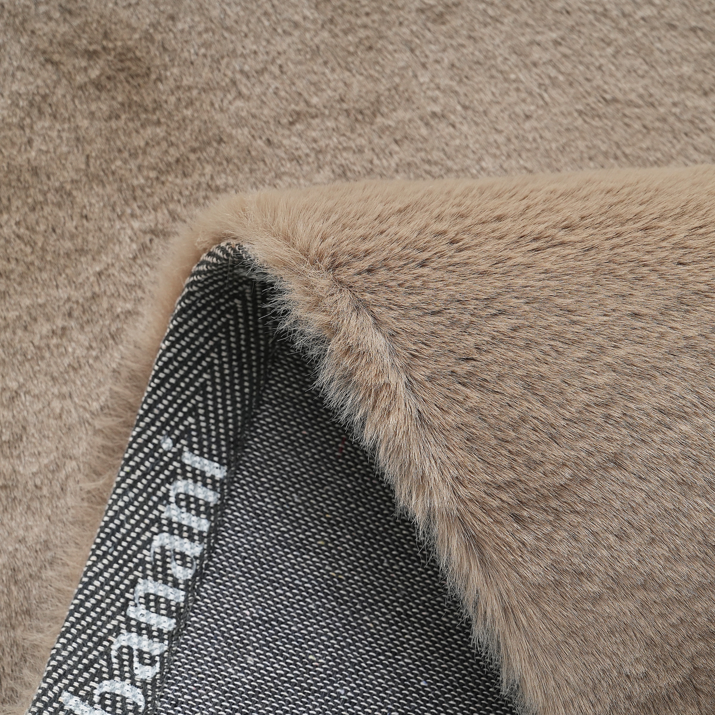 Bruno Banani Fellteppich »Rabbit 2, Kunstfell Teppich, Modern«, rechteckig, 25 mm Höhe, Kaninchenfell-Haptik, sehr weich, Wohnzimmer, Schlafzimmer, Esszimmer