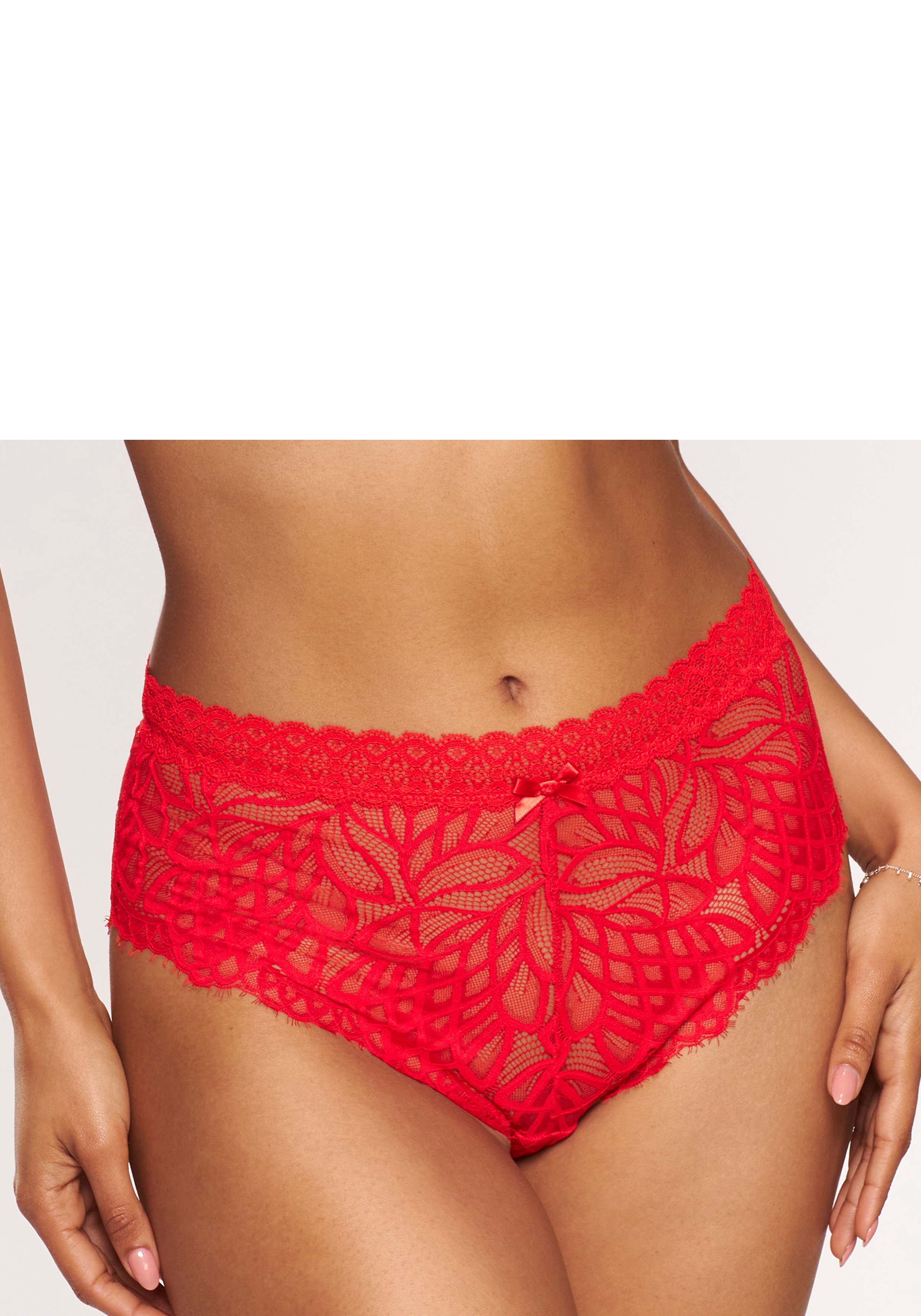 LASCANA Slip "Cara" aus dezent transparenter Spitze, anteilig aus recyceltem Material