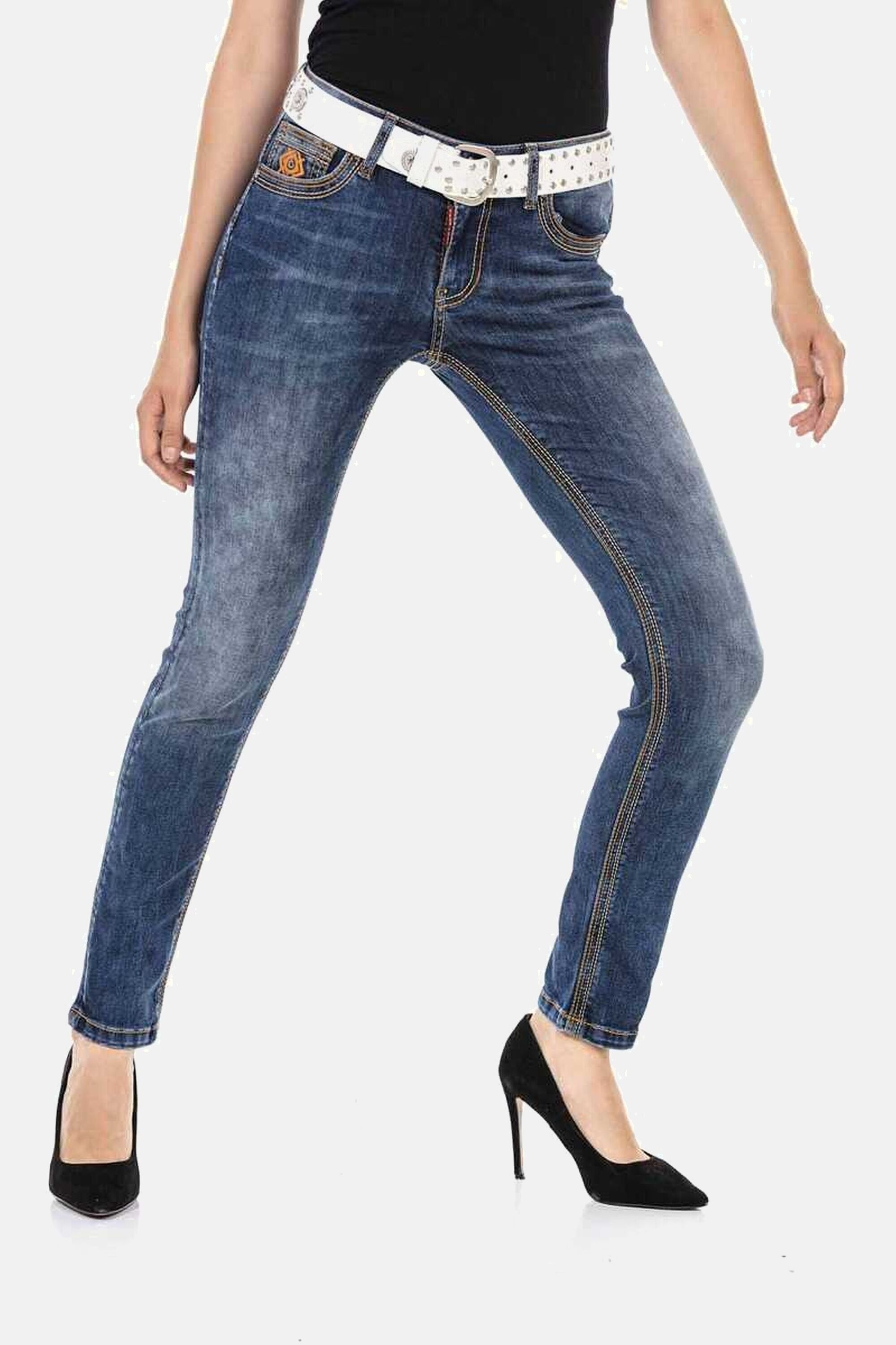 Cipo & Baxx Slim-fit-Jeans »Jeans«, mit trendigen Ziernähten, WD462