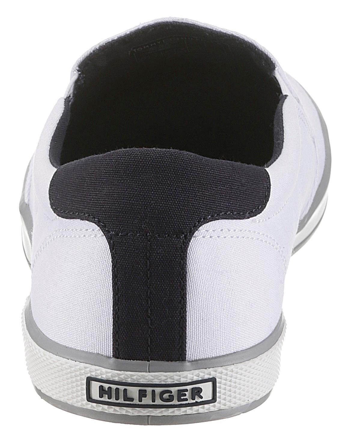 Tommy Hilfiger Slip-On Sneaker »ICONIC SLIP ON SNEAKER«, Slipper, Freizeitschuh, Halbschuh mit seitlichen Stretcheinsätzen