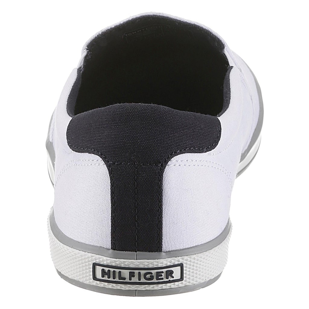 Tommy Hilfiger Slip-On Sneaker »ICONIC SLIP ON SNEAKER«, Slipper, Freizeitschuh, Halbschuh mit seitlichen Stretcheinsätzen